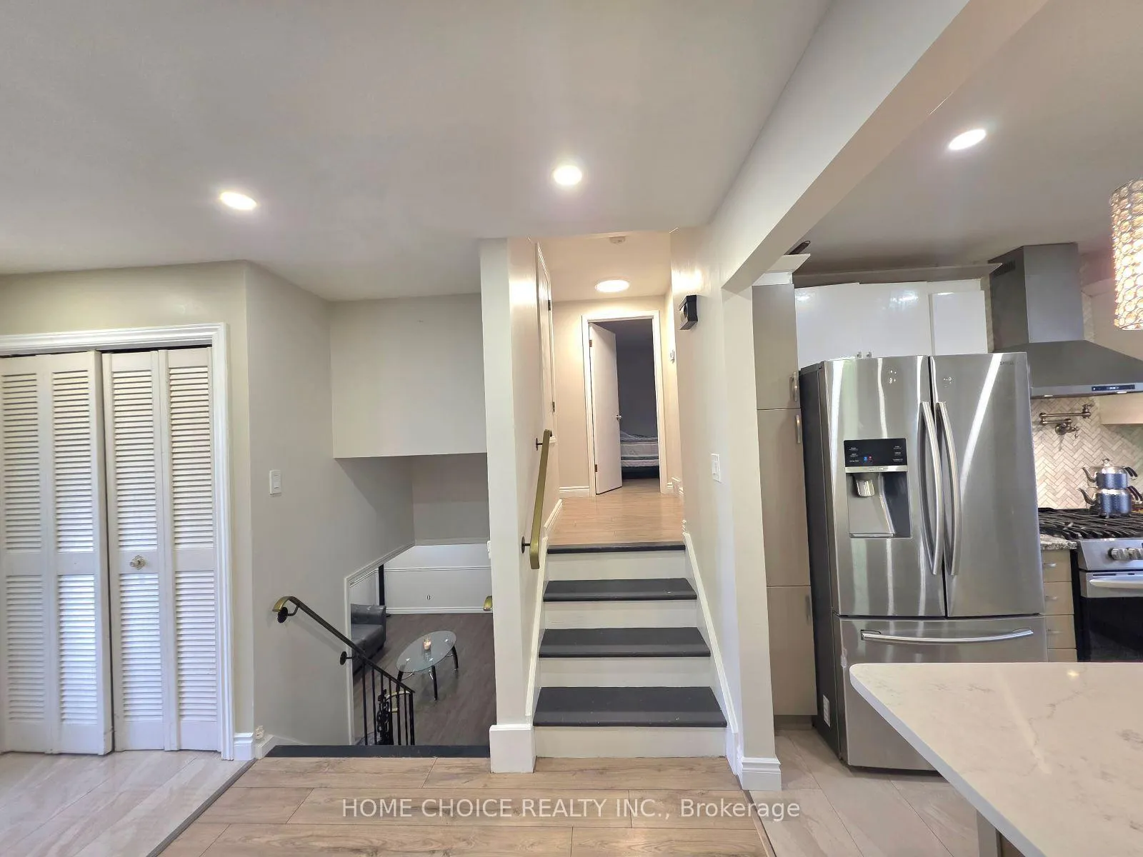 Photo 22 of 130 Champlain Crescent, Kitchener, Heritage Park - Kitchener — HOMEH