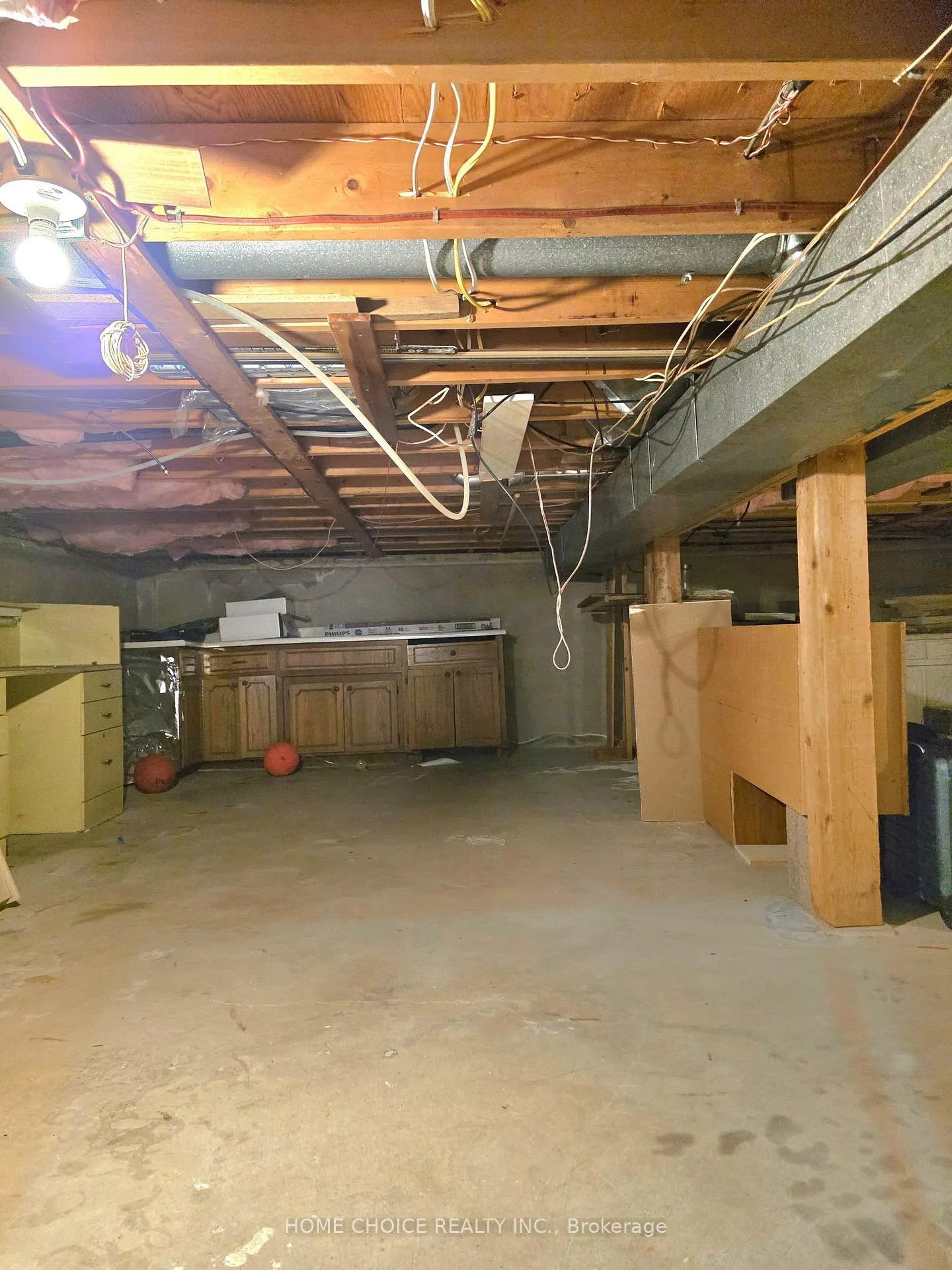 Photo 30 of 130 Champlain Crescent, Kitchener, Heritage Park - Kitchener — HOMEH