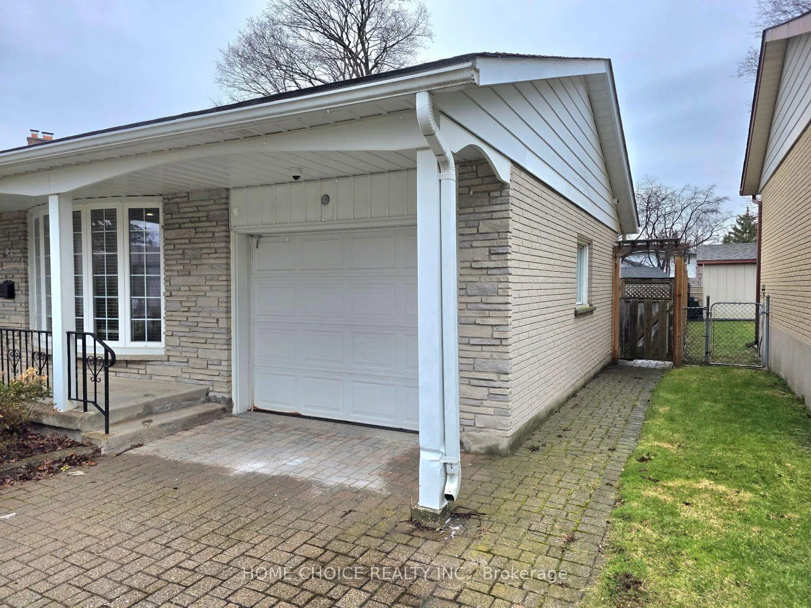 Photo 39 of 130 Champlain Crescent, Kitchener, Heritage Park - Kitchener — HOMEH