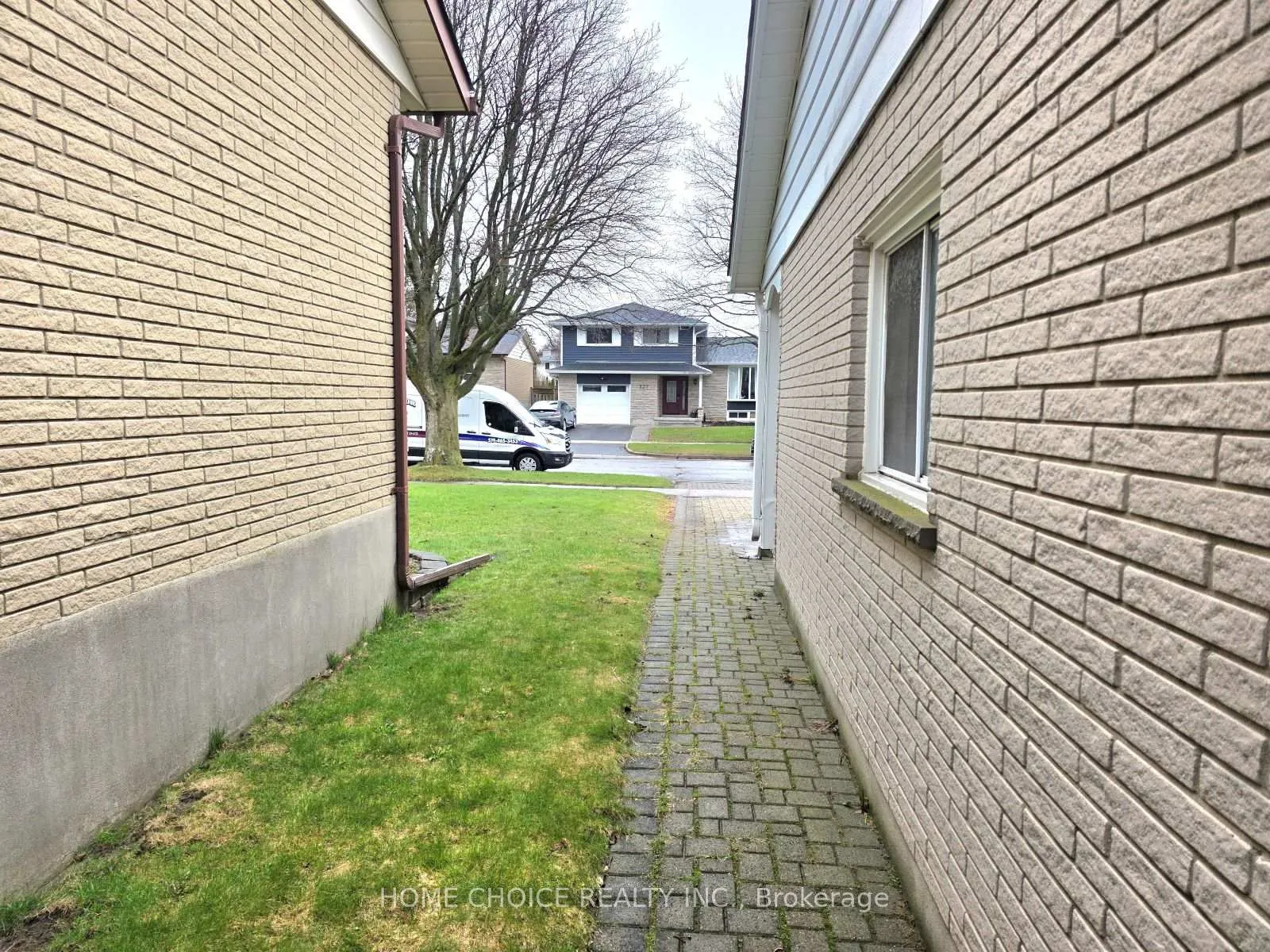 Photo 44 of 130 Champlain Crescent, Kitchener, Heritage Park - Kitchener — HOMEH