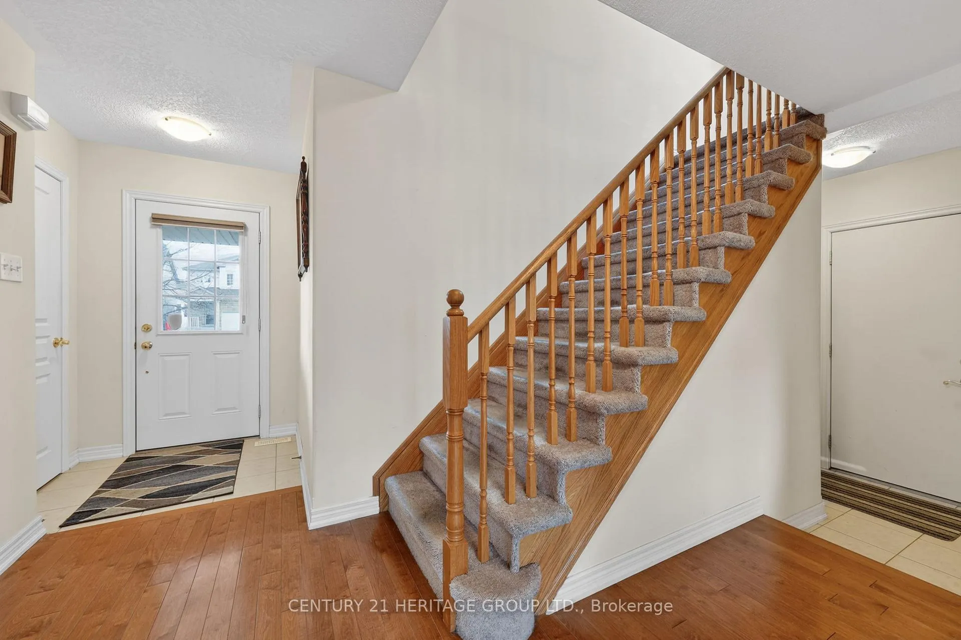 Photo 7 of 32 McMulkin Street, New Tecumseth, Alliston — HOMEH
