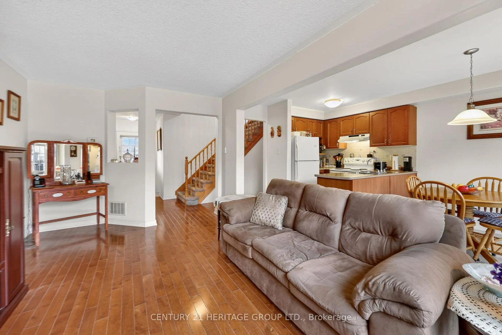 Photo 10 of 32 McMulkin Street, New Tecumseth, Alliston — HOMEH