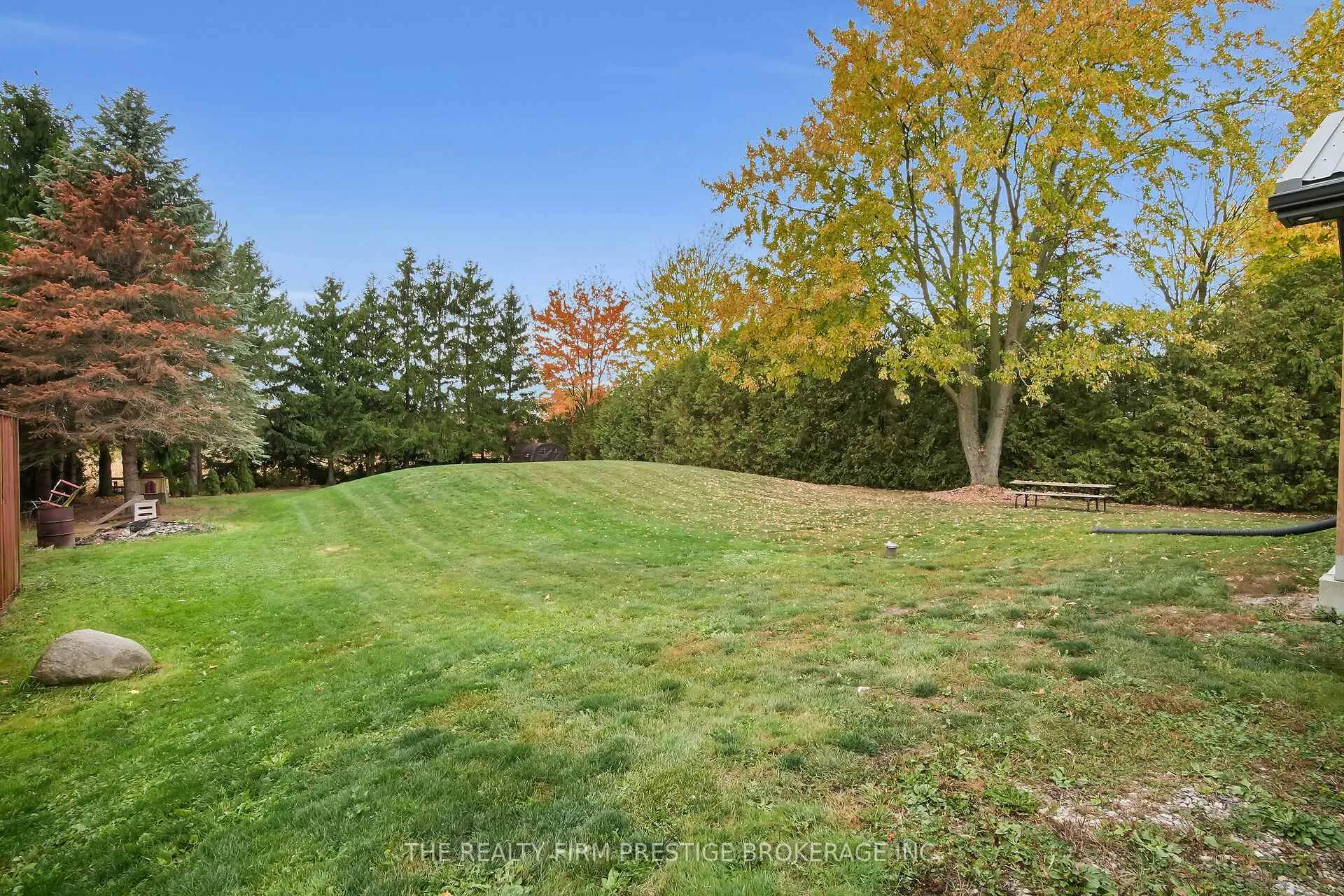 Photo 4 of 23473 Wonderland Road N, Middlesex Centre, Rural Middlesex Centre — HOMEH