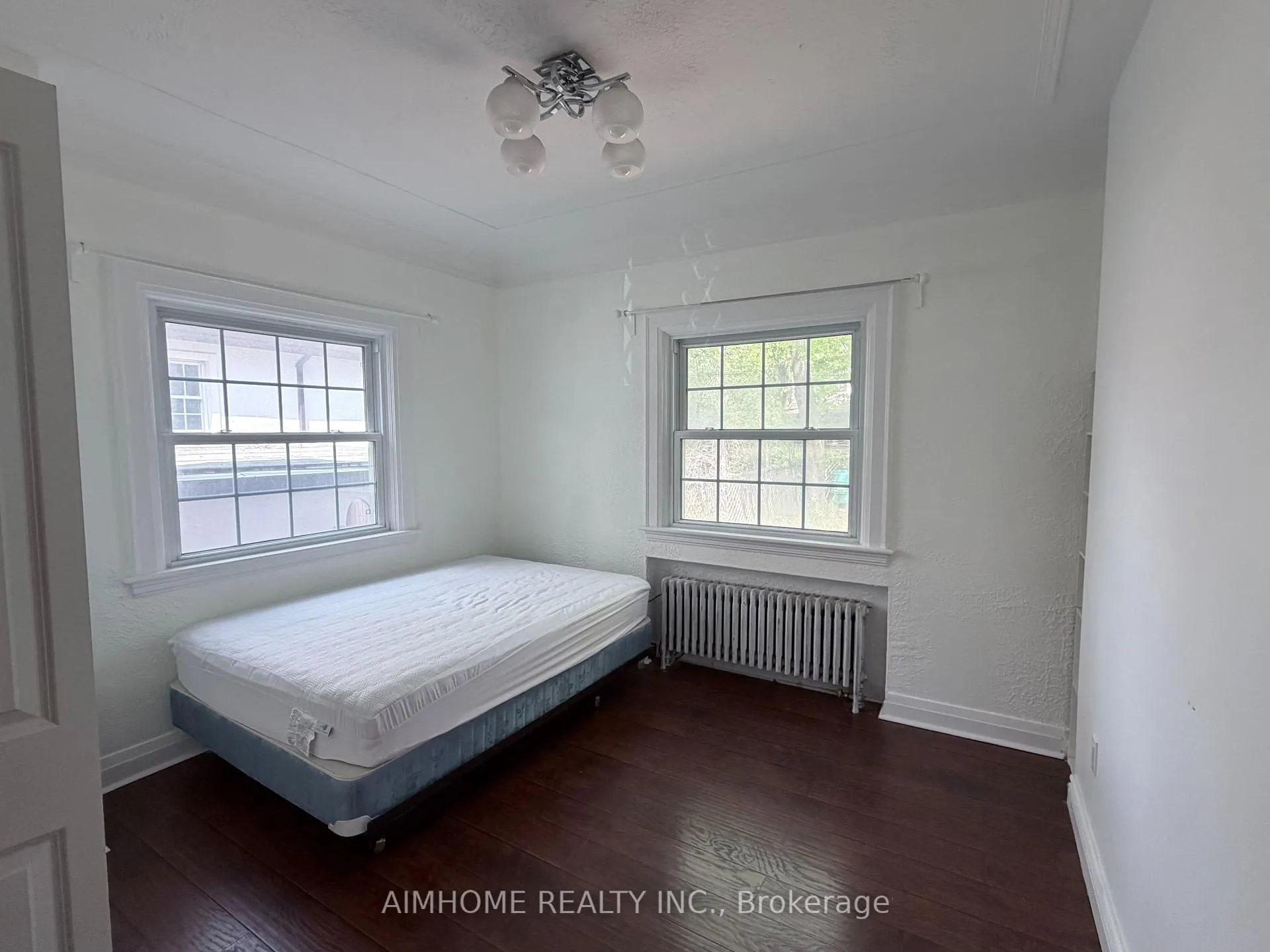 Photo 2 of 110 Traymore Avenue, Hamilton, Westdale — HOMEH