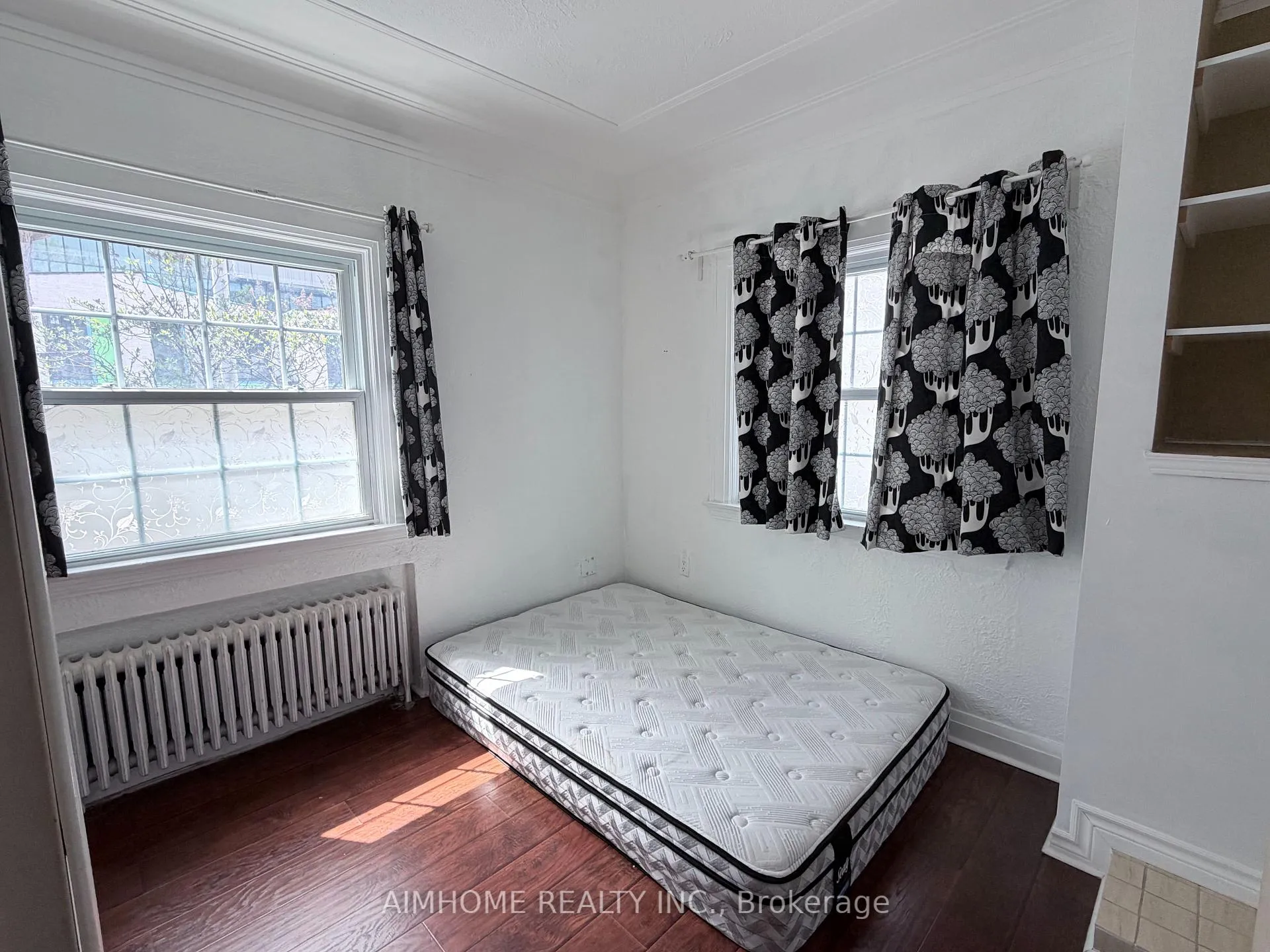 Photo 3 of 110 Traymore Avenue, Hamilton, Westdale — HOMEH