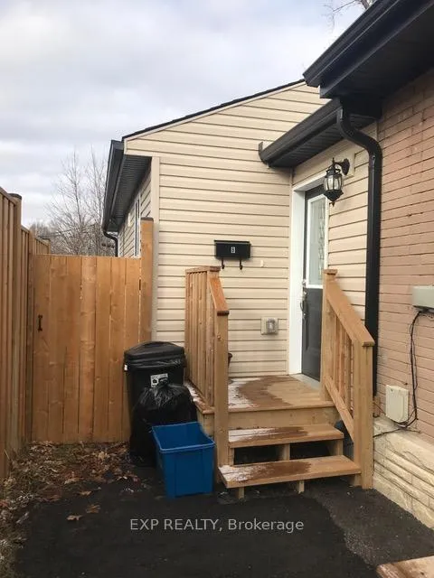 Photo 1 of Unit B, 238 Ridgewood Crescent, London, South D — HOMEH