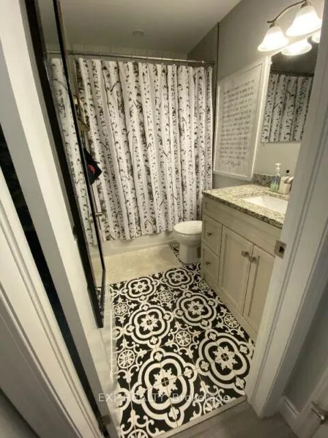Photo 3 of Unit B, 238 Ridgewood Crescent, London, South D — HOMEH