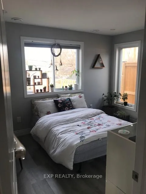 Photo 8 of Unit B, 238 Ridgewood Crescent, London, South D — HOMEH