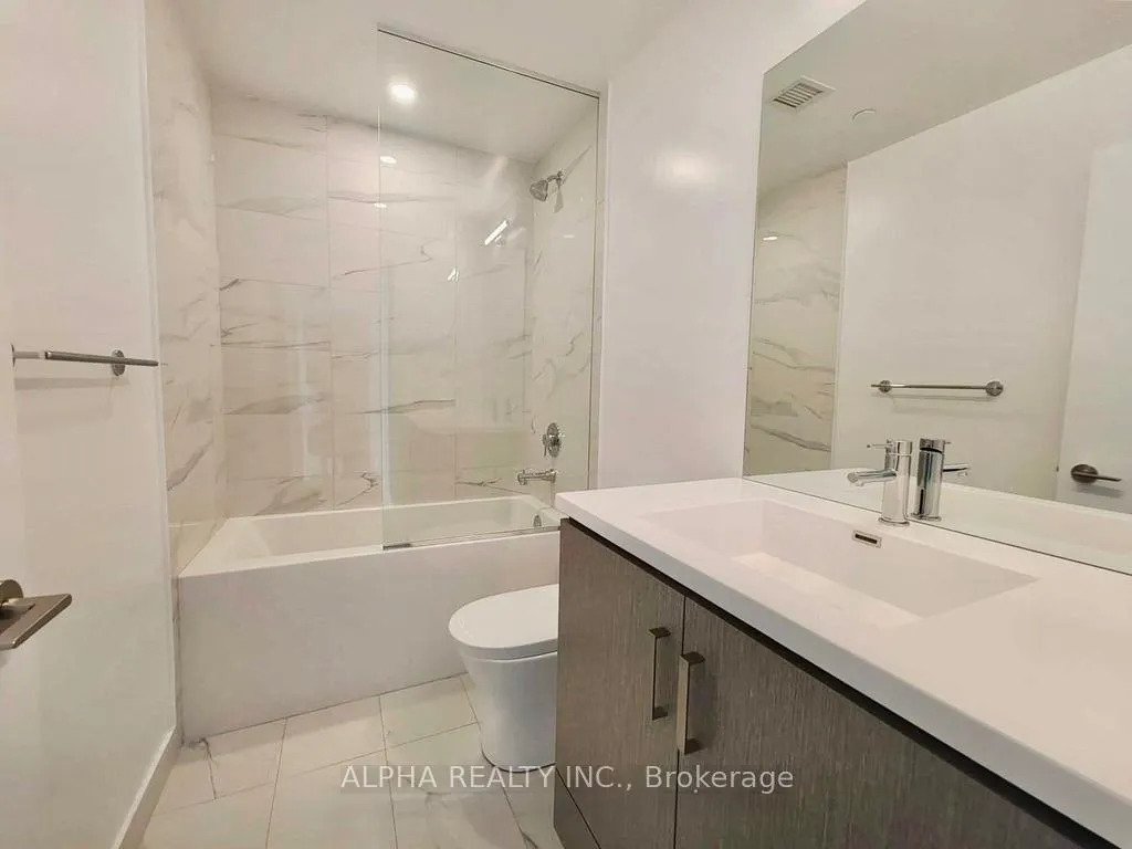 Photo 5 of Unit 2009, 38 Honeycrisp Crescent, Vaughan, Vaughan Corporate Centre — HOMEH