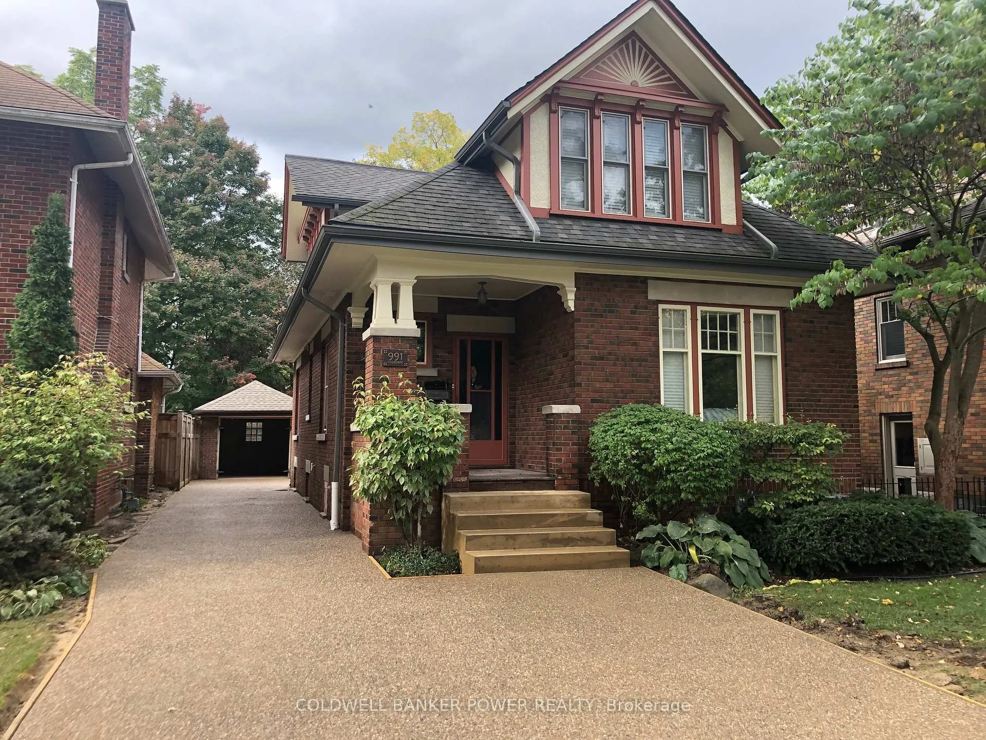 Front of 991 Colborne Street
