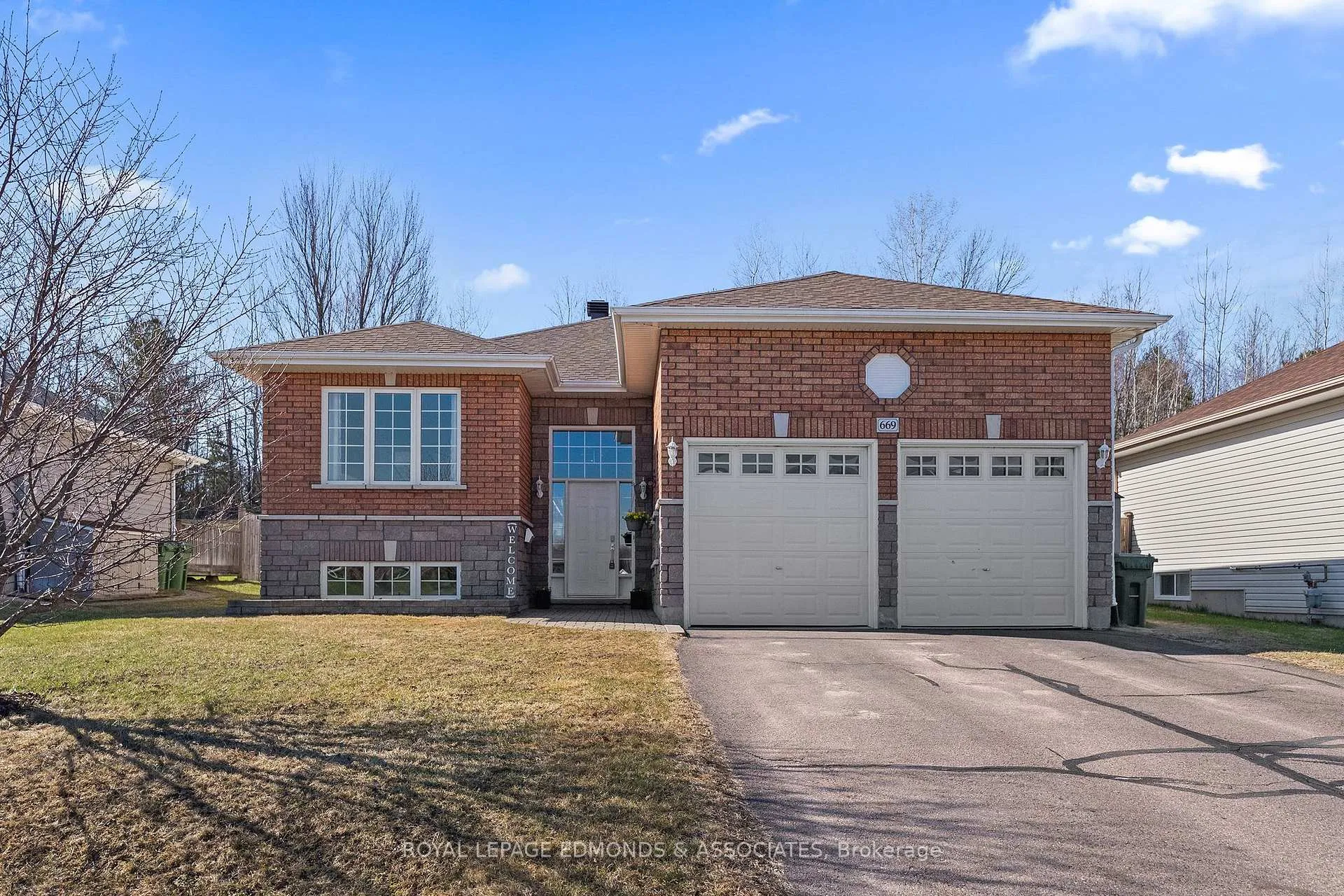 Front of 669 Fairview Avenue S