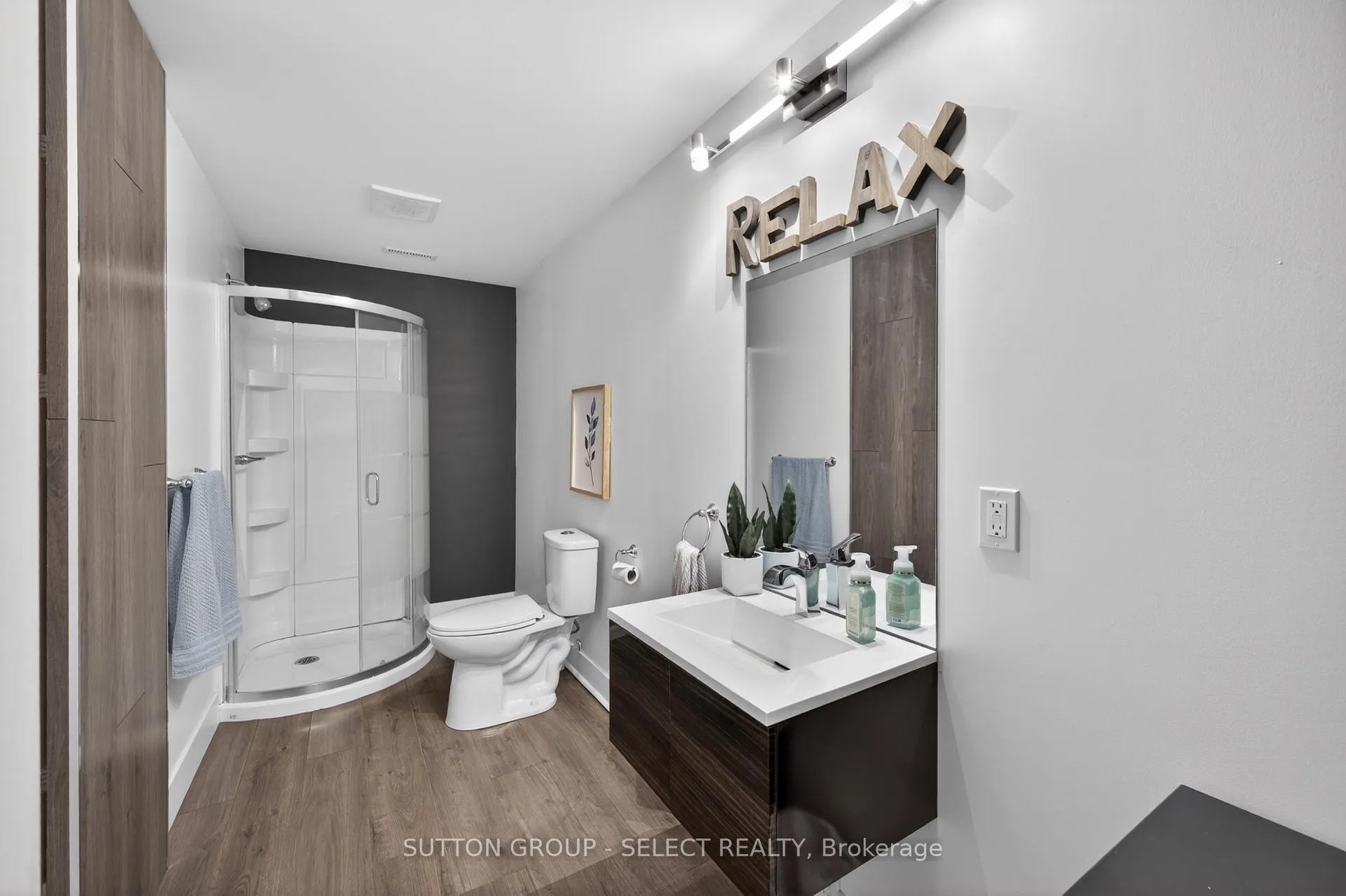Photo 28 of 228 Martin Drive, Middlesex Centre, Ilderton — HOMEH