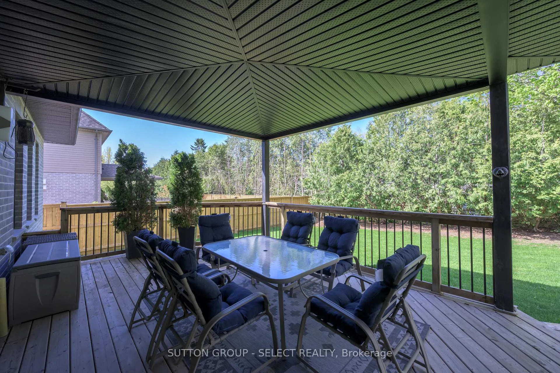 Photo 33 of 228 Martin Drive, Middlesex Centre, Ilderton — HOMEH