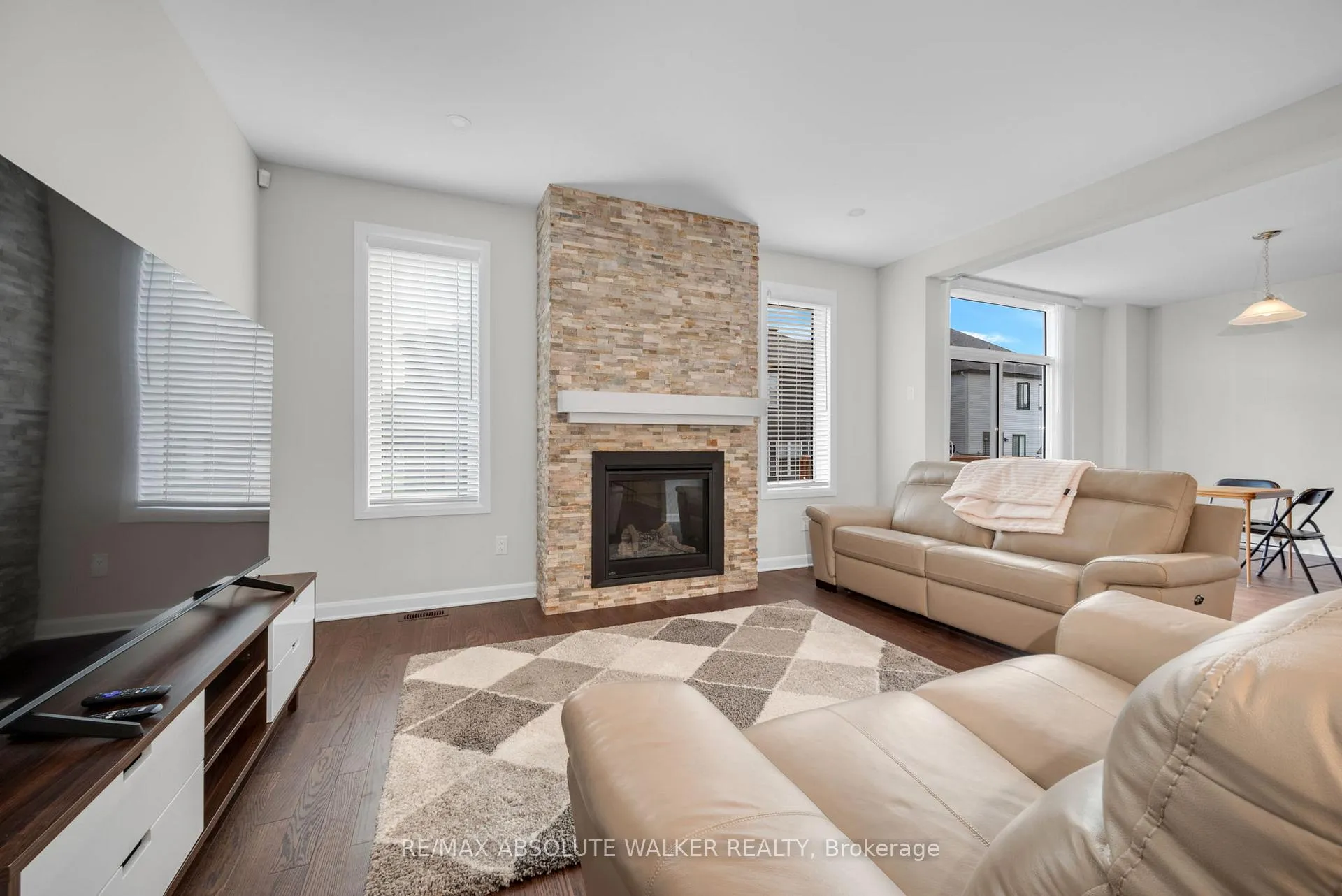 Photo 9 of 529 Anchor Circle, Ottawa, Mahogany Community — HOMEH