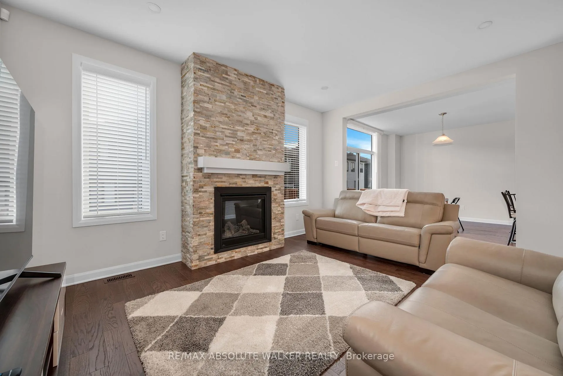 Photo 12 of 529 Anchor Circle, Ottawa, Mahogany Community — HOMEH