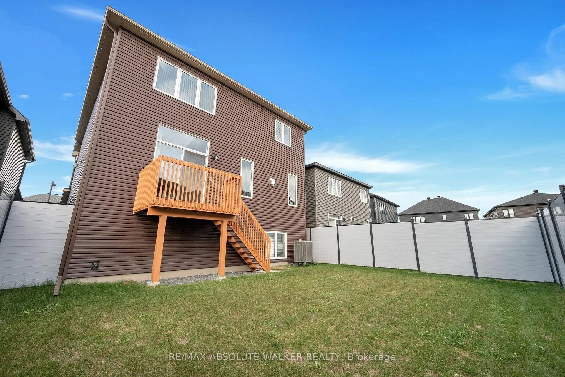 Photo 48 of 529 Anchor Circle, Ottawa, Mahogany Community — HOMEH
