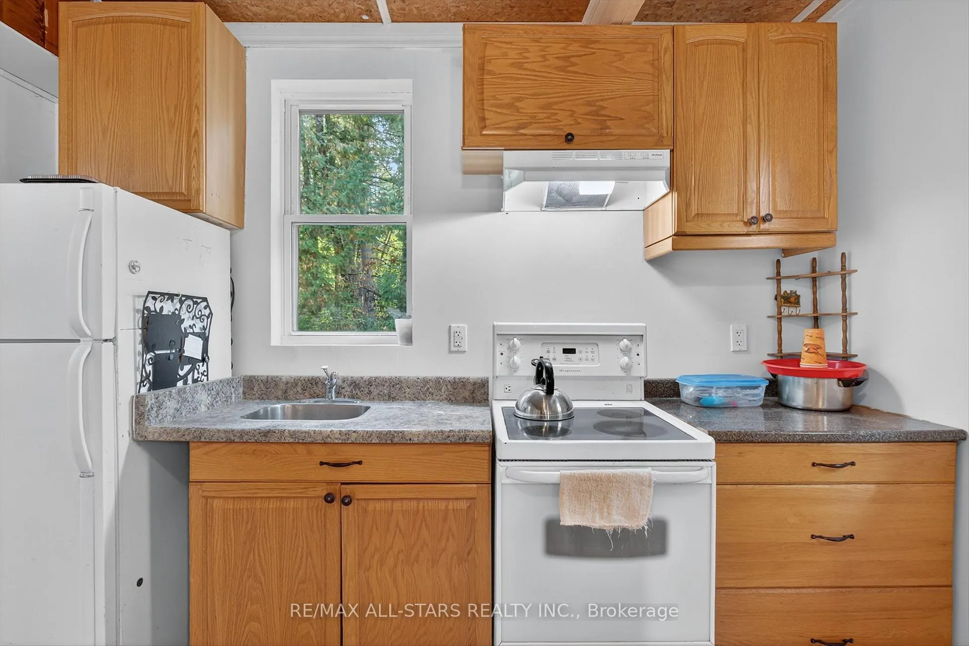 Photo 13 of 60 Elder Street, Kawartha Lakes, Fenelon — HOMEH
