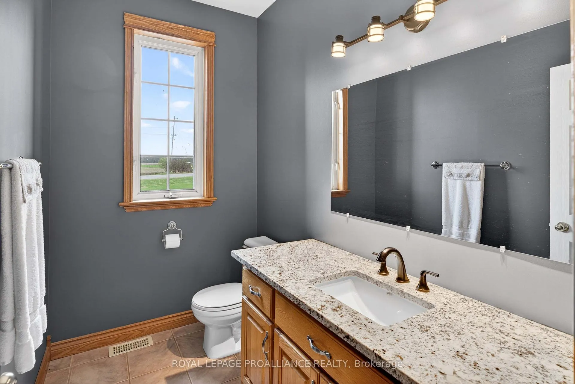 Photo 20 of 3560/3562 Weir Road, Edwardsburgh/Cardinal, Edwardsburgh/Cardinal Twp — HOMEH