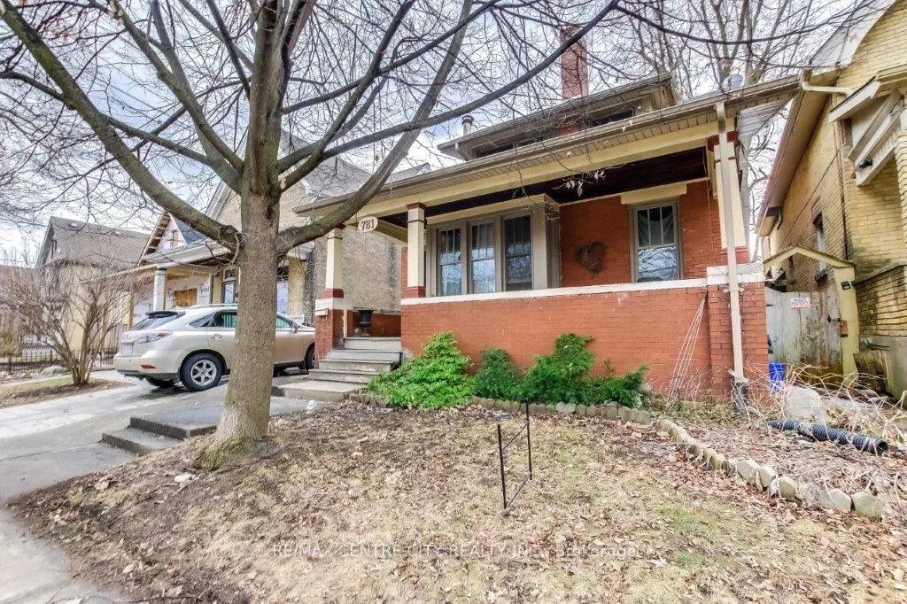 Front of 781 Dufferin Avenue