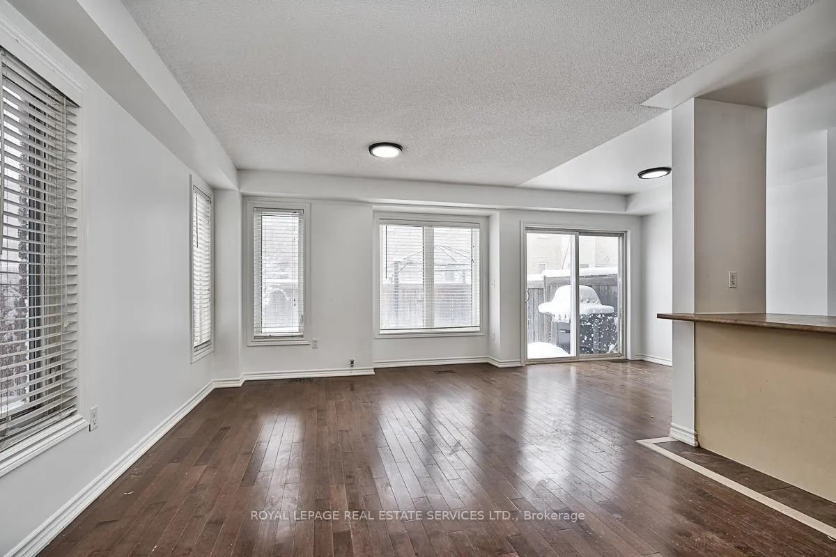 Photo 5 of 4227 Cole Crescent, Burlington, Alton — HOMEH