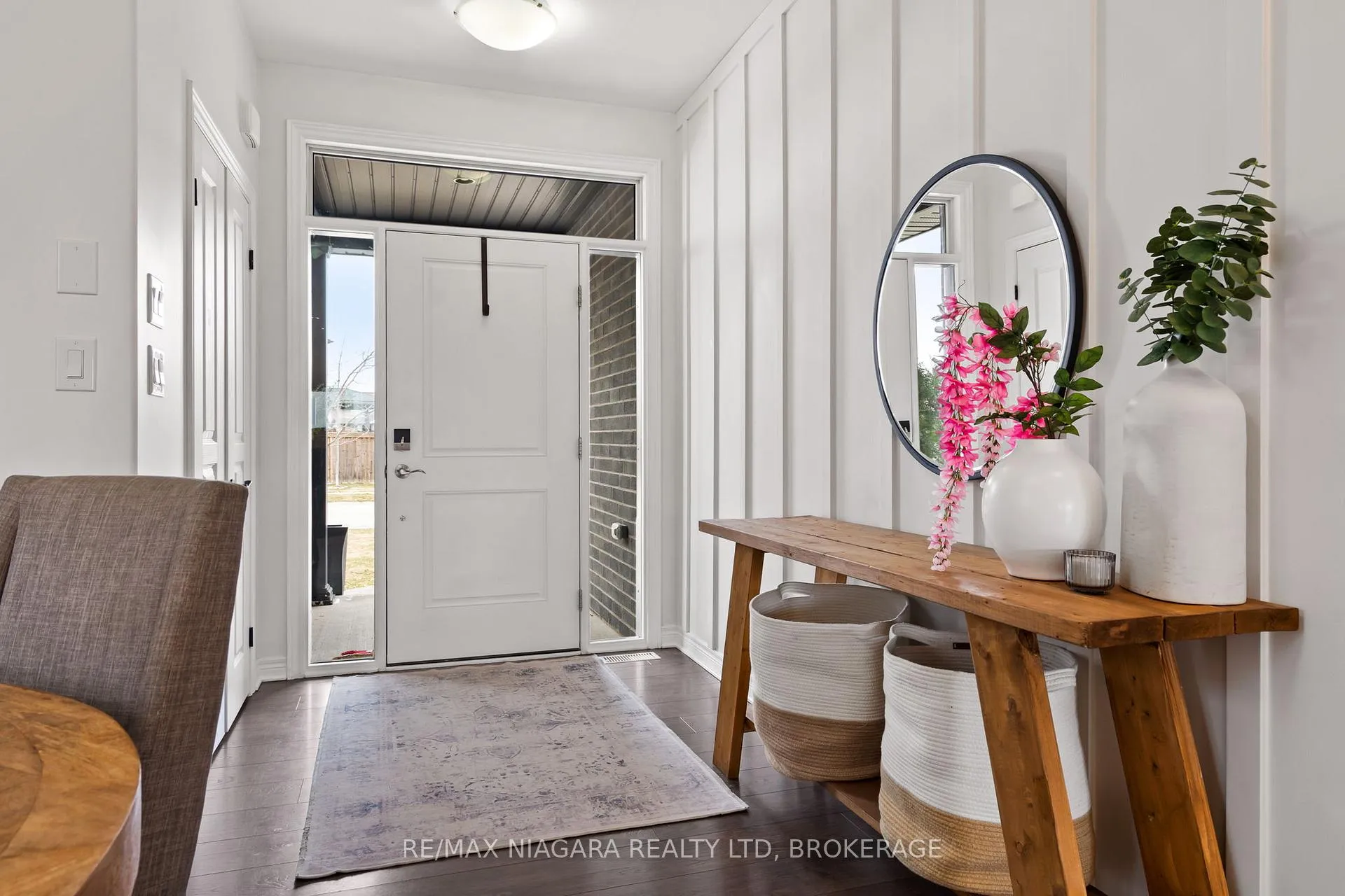 Photo 3 of 5703 Osprey Avenue, Niagara Falls, Forestview — HOMEH