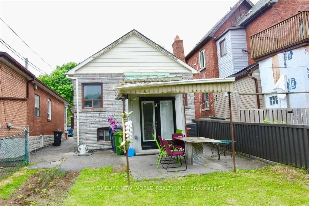 Photo 2 of Unit Basement, 62 Belvidere Avenue, Toronto, Oakwood Village — HOMEH