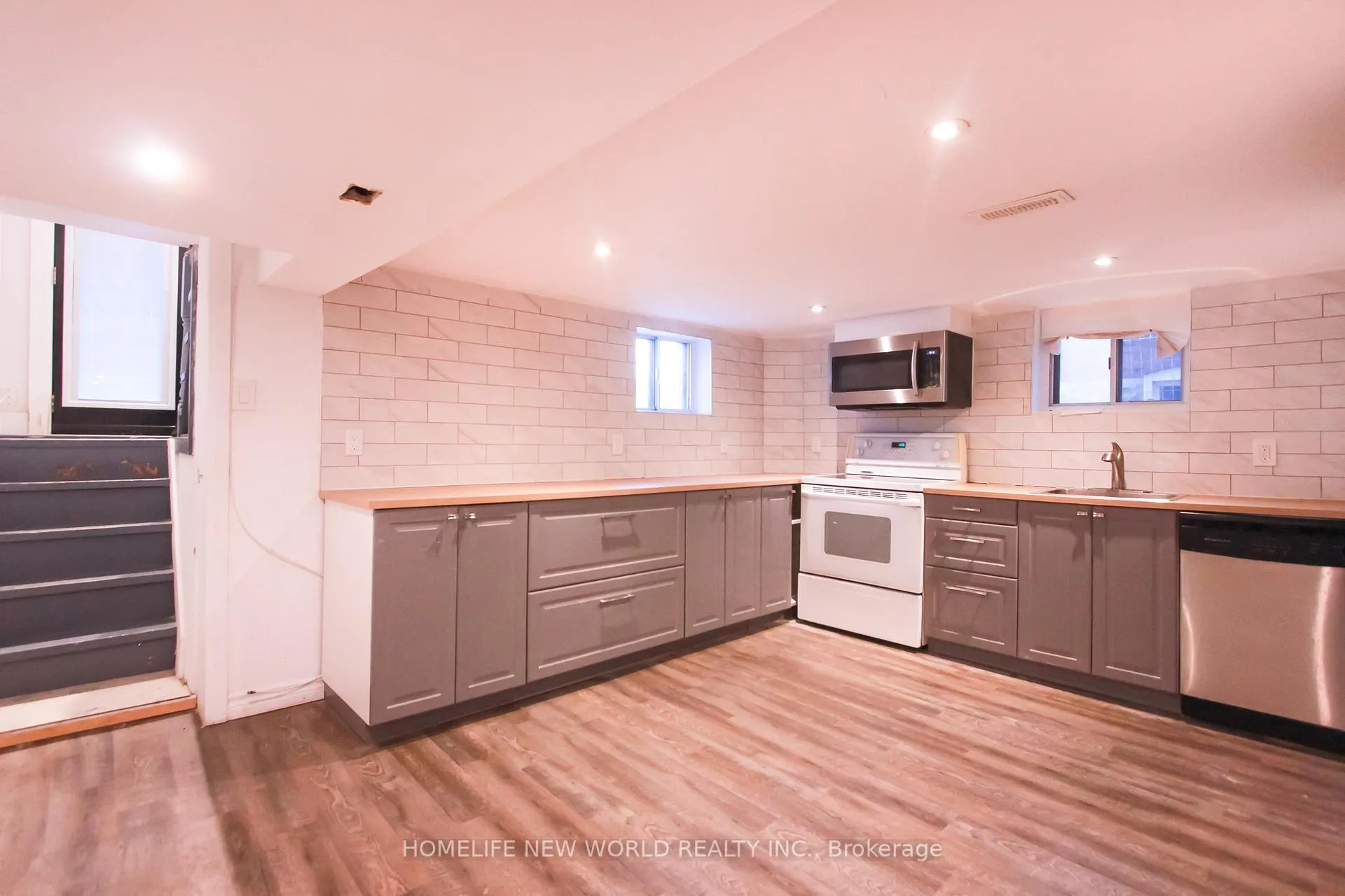 Photo 3 of Unit Basement, 62 Belvidere Avenue, Toronto, Oakwood Village — HOMEH