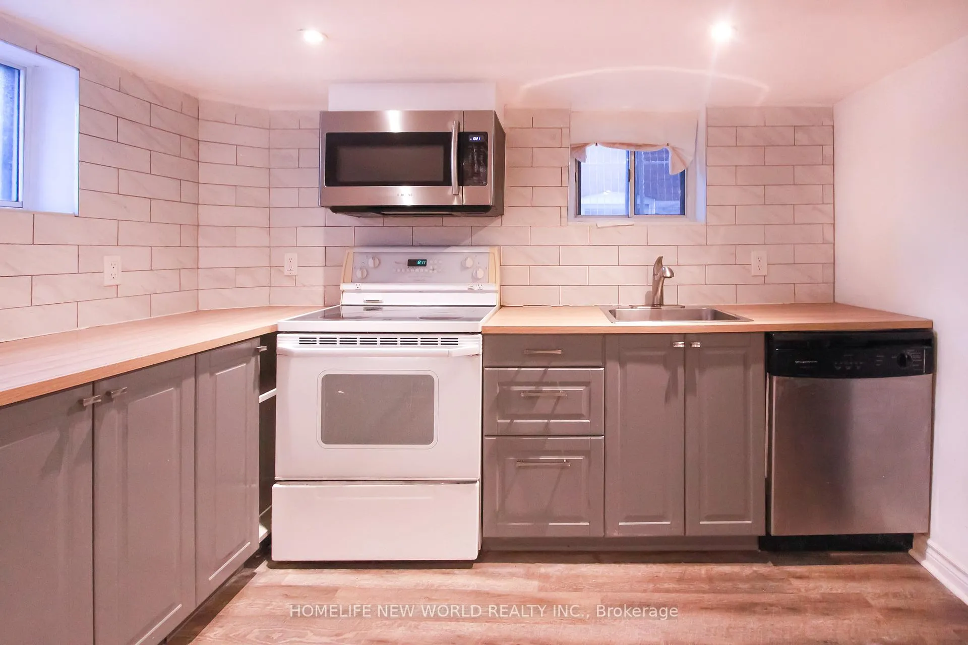 Photo 5 of Unit Basement, 62 Belvidere Avenue, Toronto, Oakwood Village — HOMEH