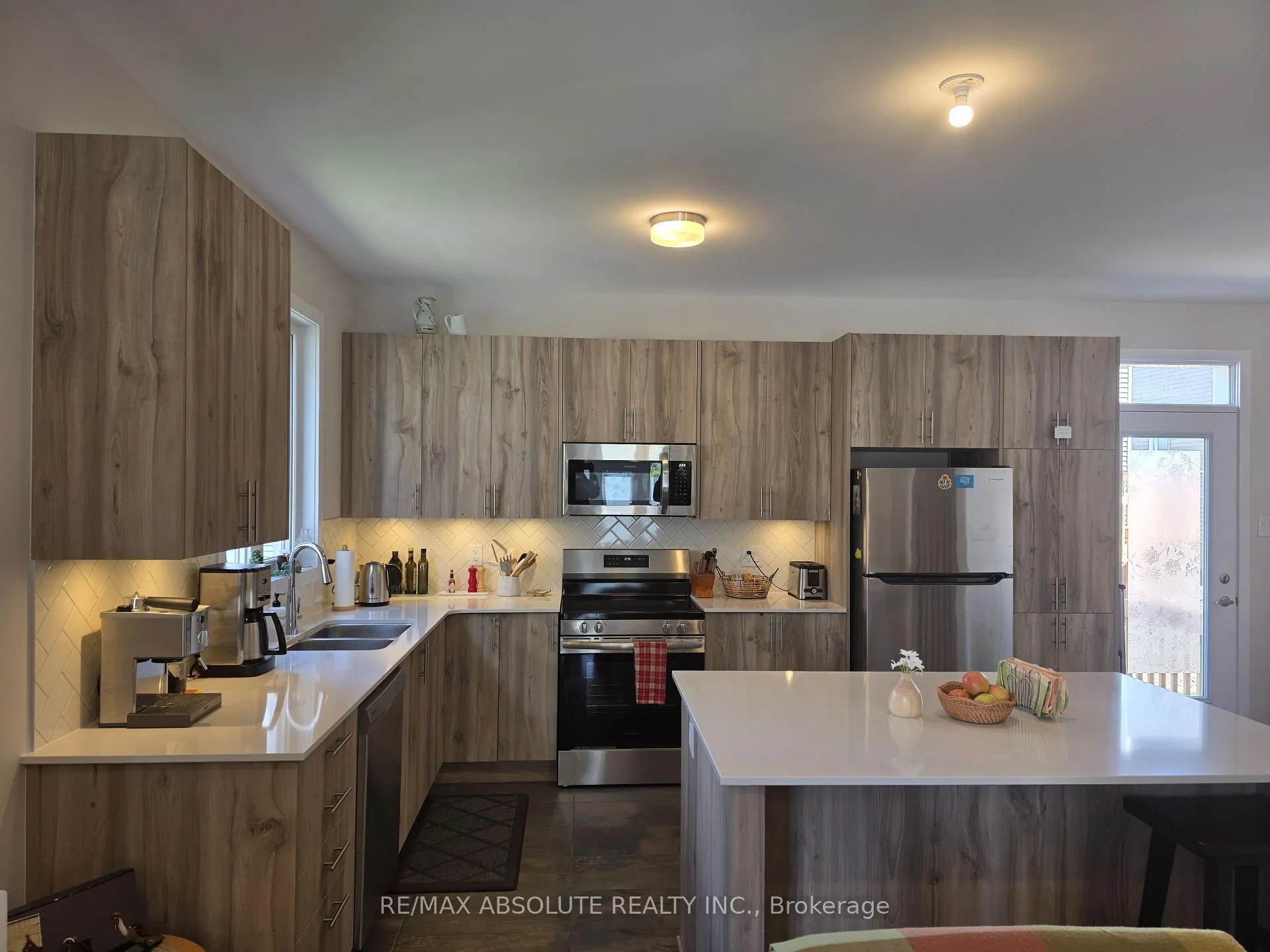 Photo 10 of 1925 Elevation Road, Ottawa, Barrhaven - Half Moon Bay — HOMEH