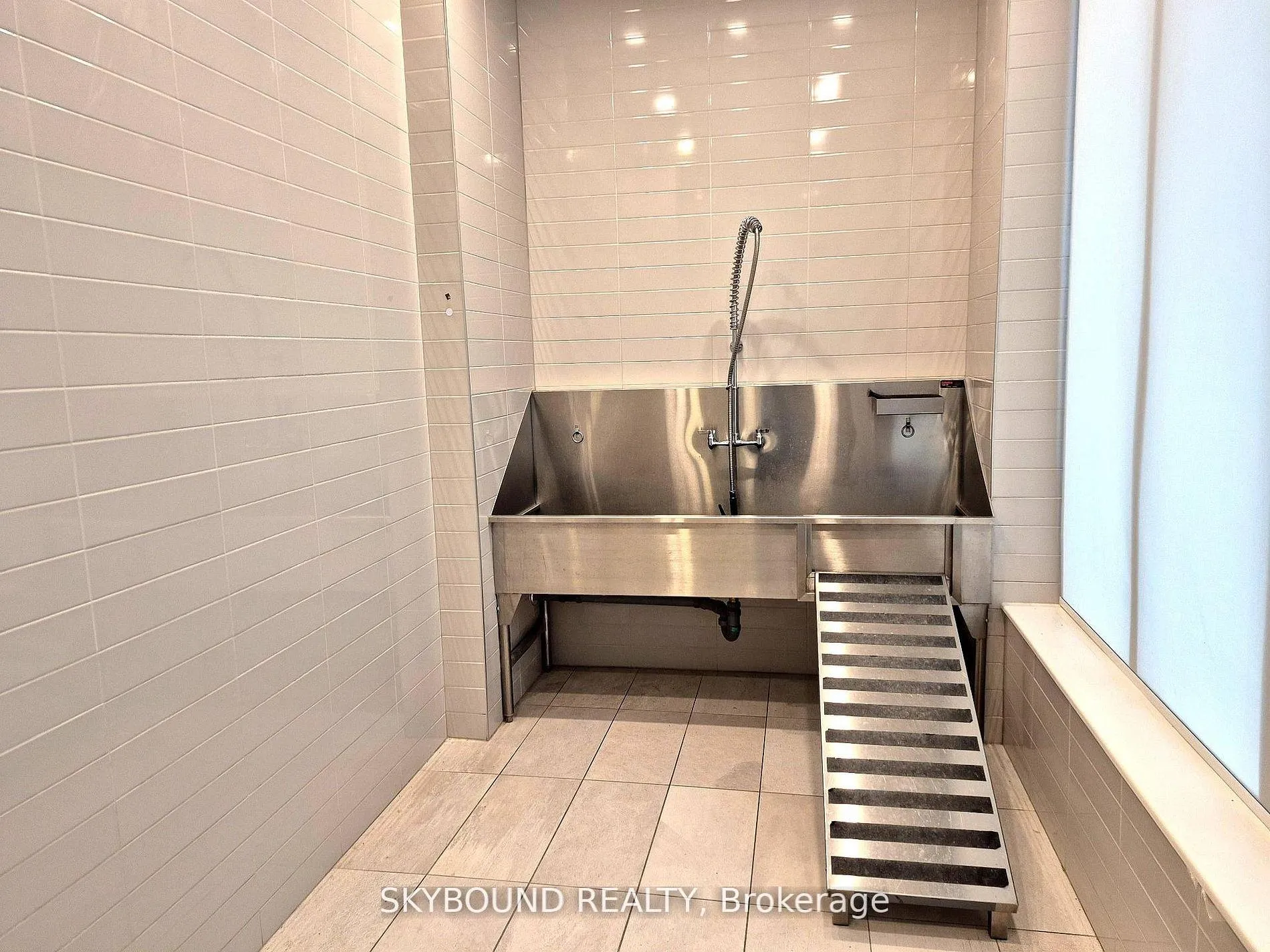 Photo 41 of Unit LPH 06, 385 Winston Road, Grimsby, Grimsby Beach — HOMEH