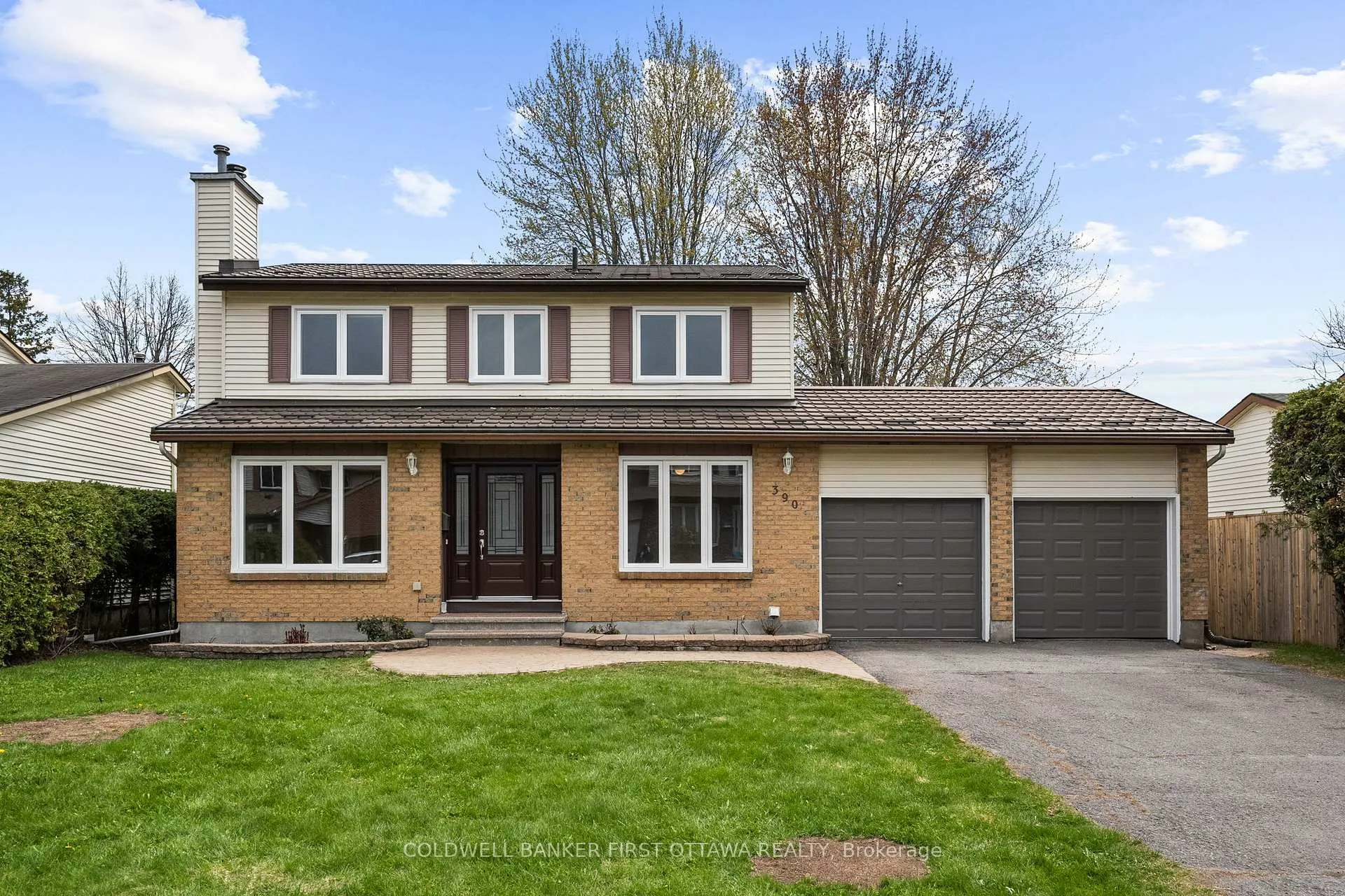 Front of 390 Cloverheath Crescent