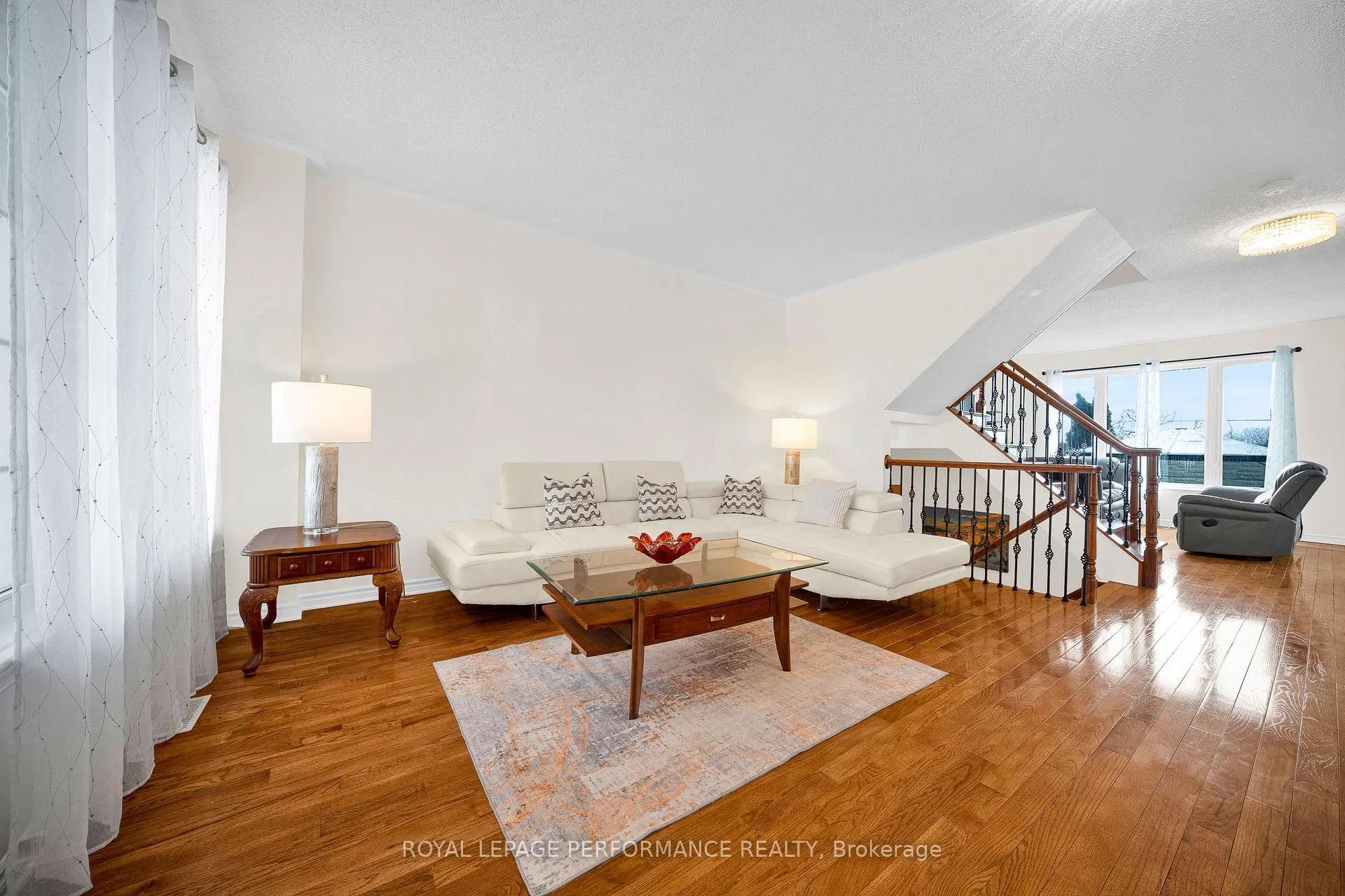 Photo 5 of 292 Rustic Hills Crescent, Ottawa, Springridge/East Village — HOMEH