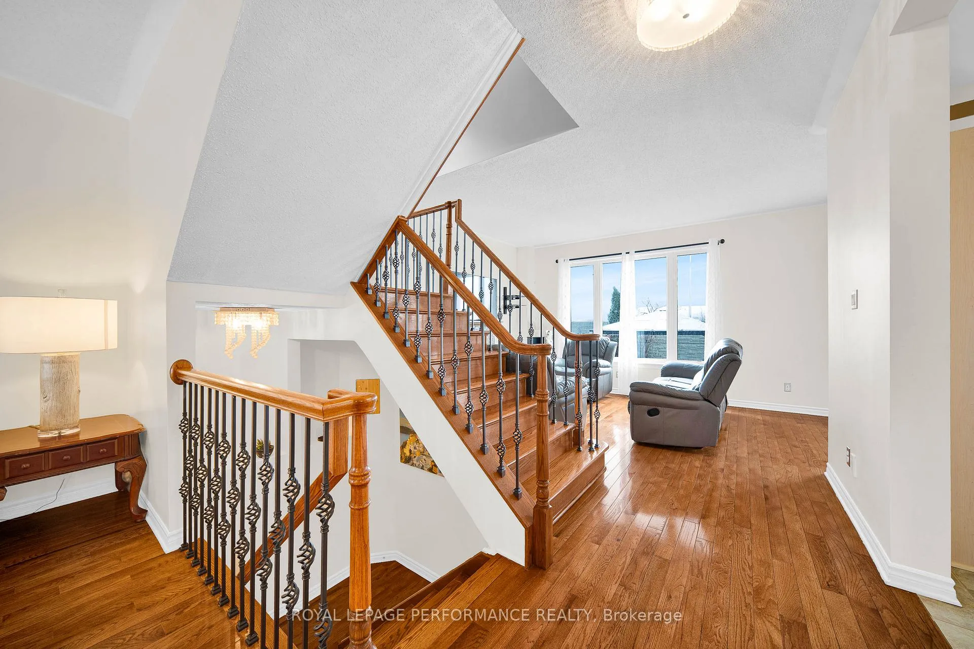 Photo 10 of 292 Rustic Hills Crescent, Ottawa, Springridge/East Village — HOMEH