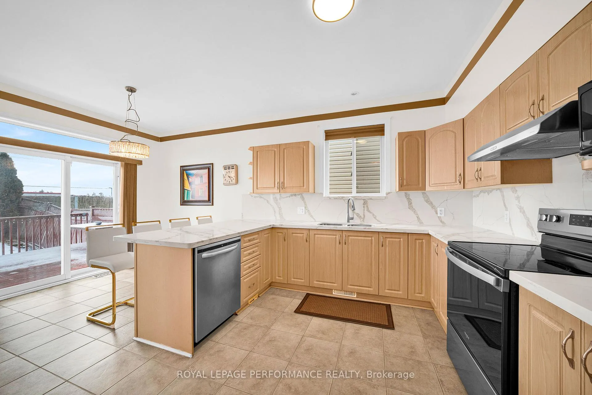 Photo 12 of 292 Rustic Hills Crescent, Ottawa, Springridge/East Village — HOMEH