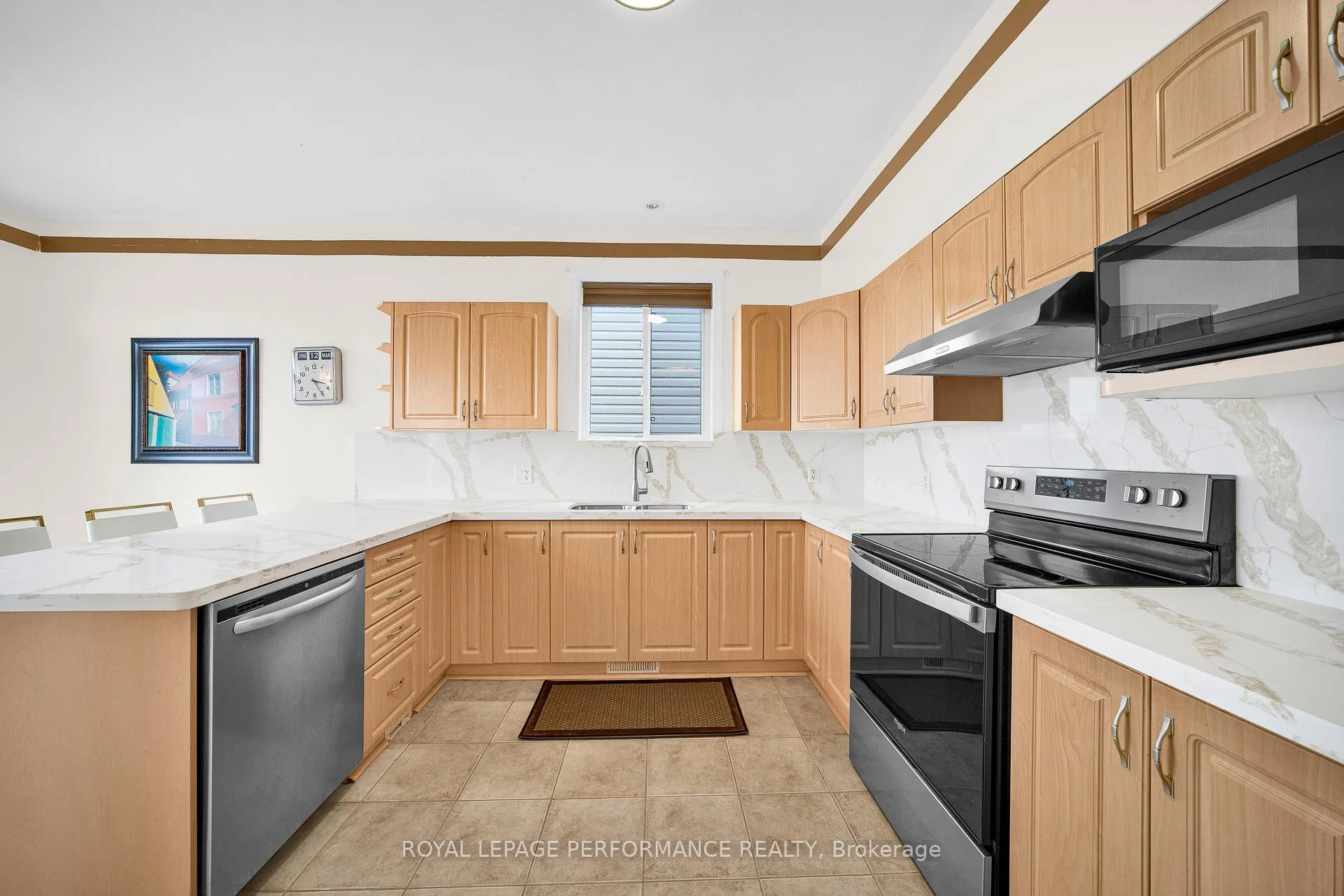 Photo 14 of 292 Rustic Hills Crescent, Ottawa, Springridge/East Village — HOMEH