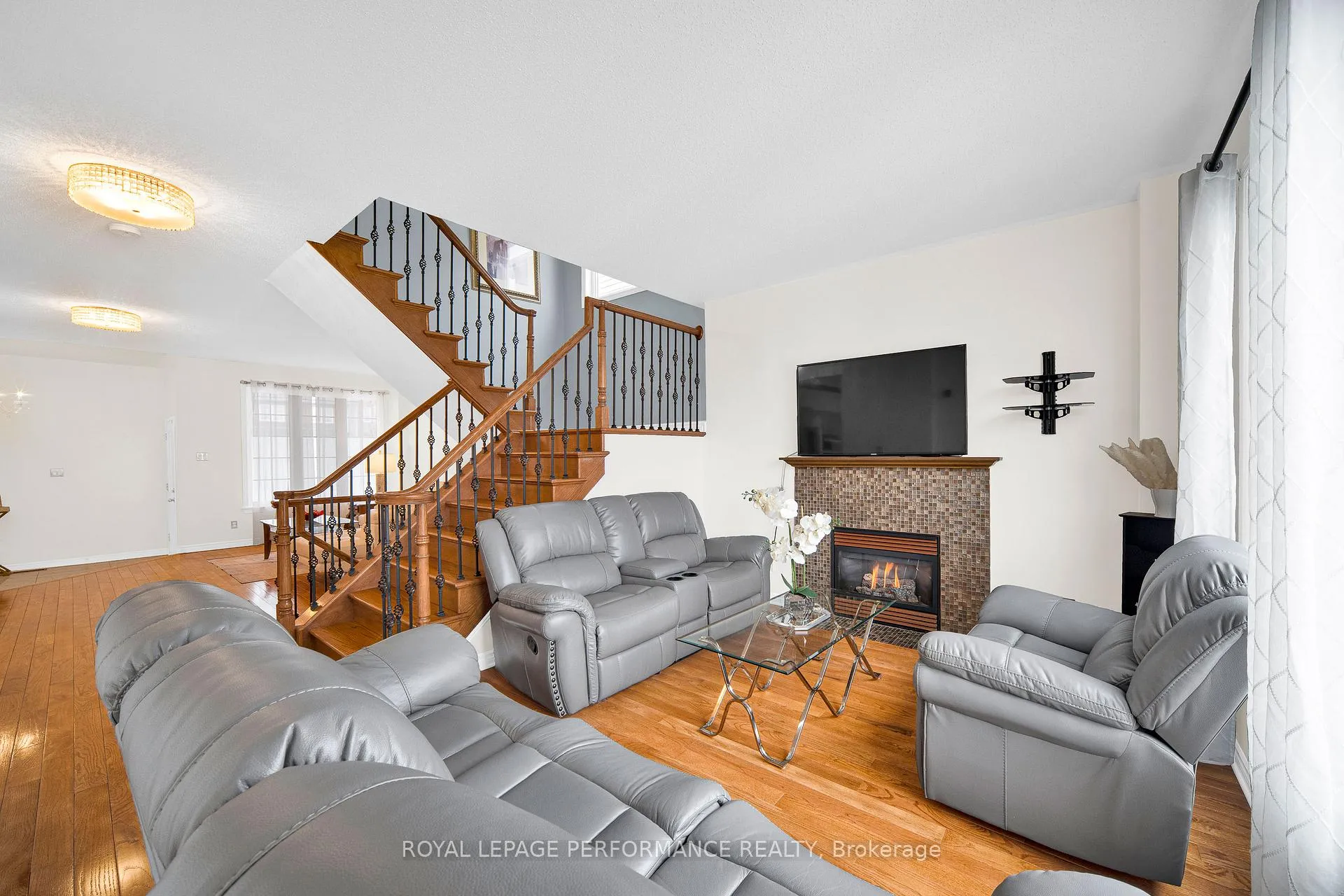 Photo 18 of 292 Rustic Hills Crescent, Ottawa, Springridge/East Village — HOMEH