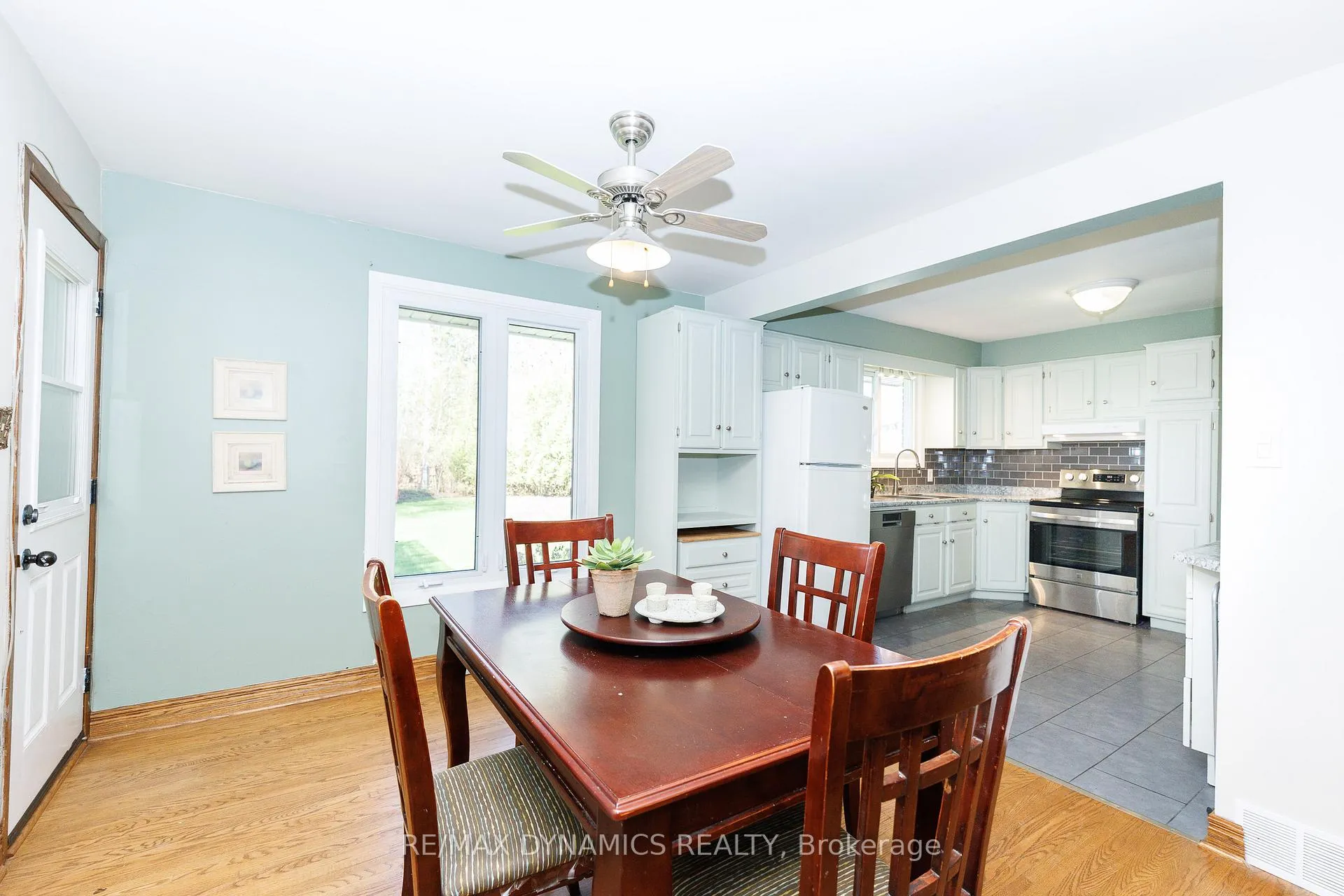 Photo 10 of 51 Karen Crescent, Welland, Prince Charles — HOMEH