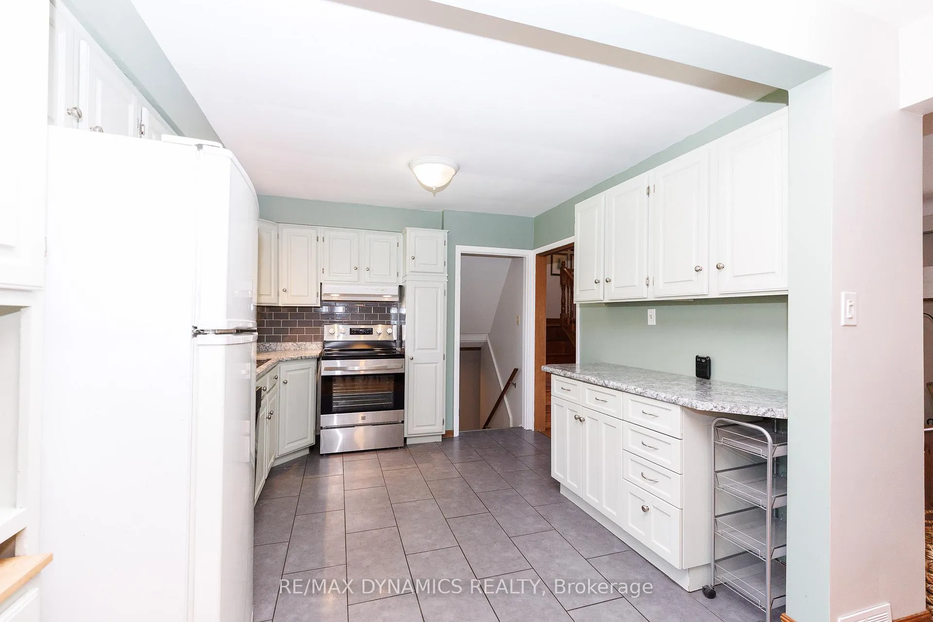 Photo 11 of 51 Karen Crescent, Welland, Prince Charles — HOMEH
