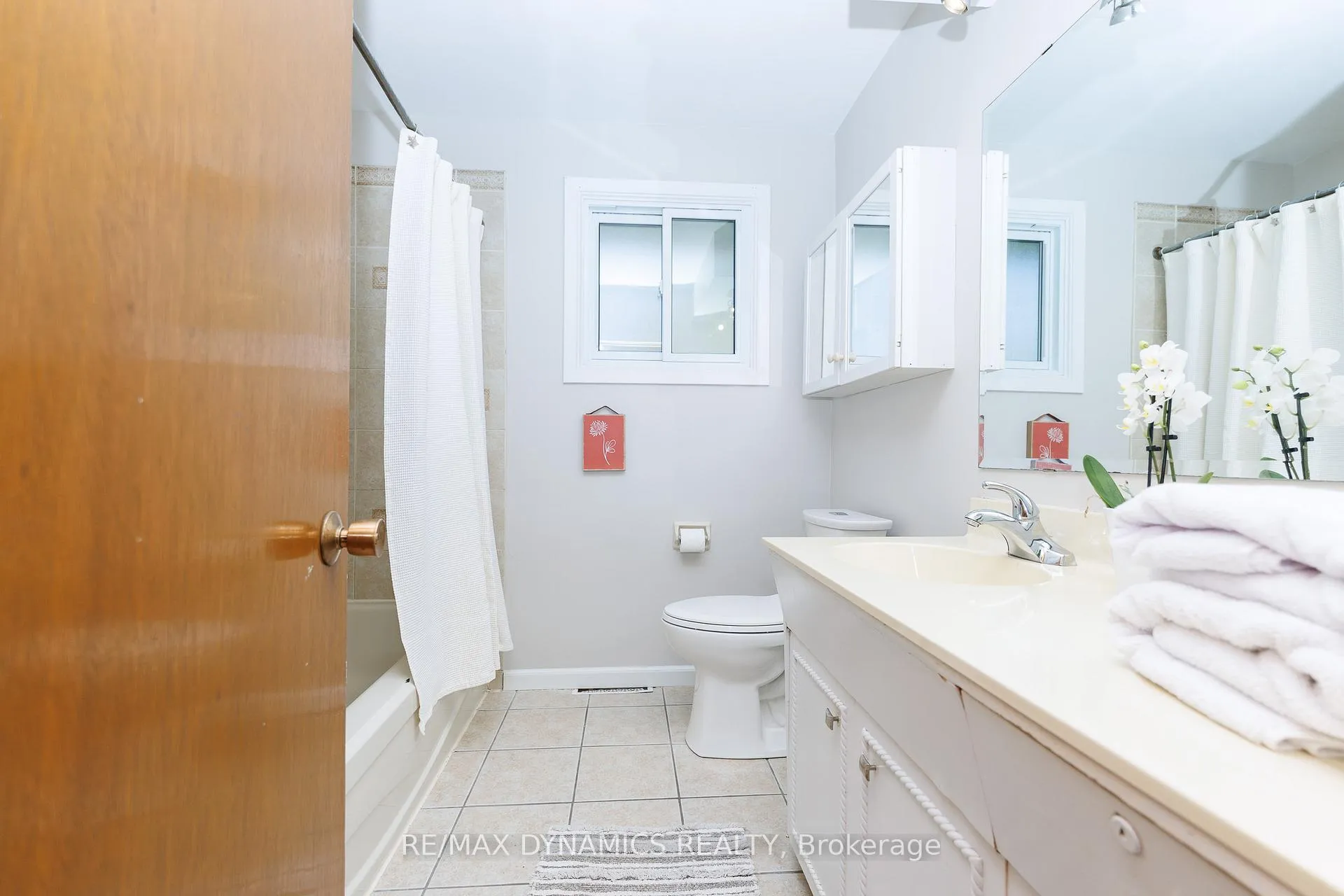 Photo 14 of 51 Karen Crescent, Welland, Prince Charles — HOMEH