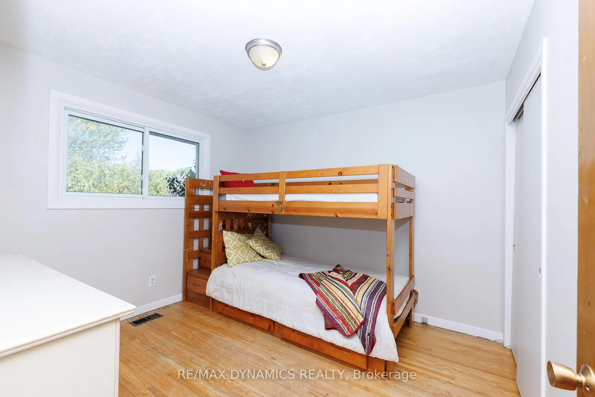 Photo 19 of 51 Karen Crescent, Welland, Prince Charles — HOMEH