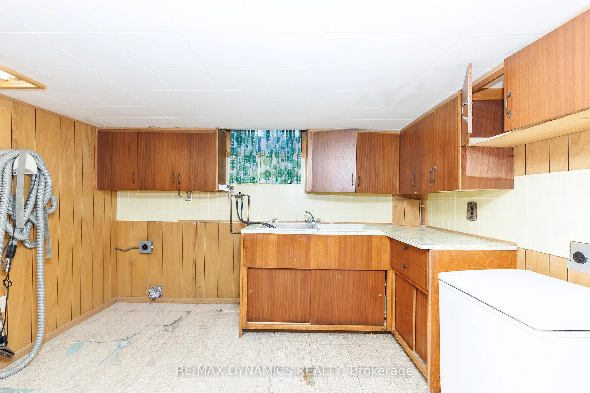 Photo 27 of 51 Karen Crescent, Welland, Prince Charles — HOMEH