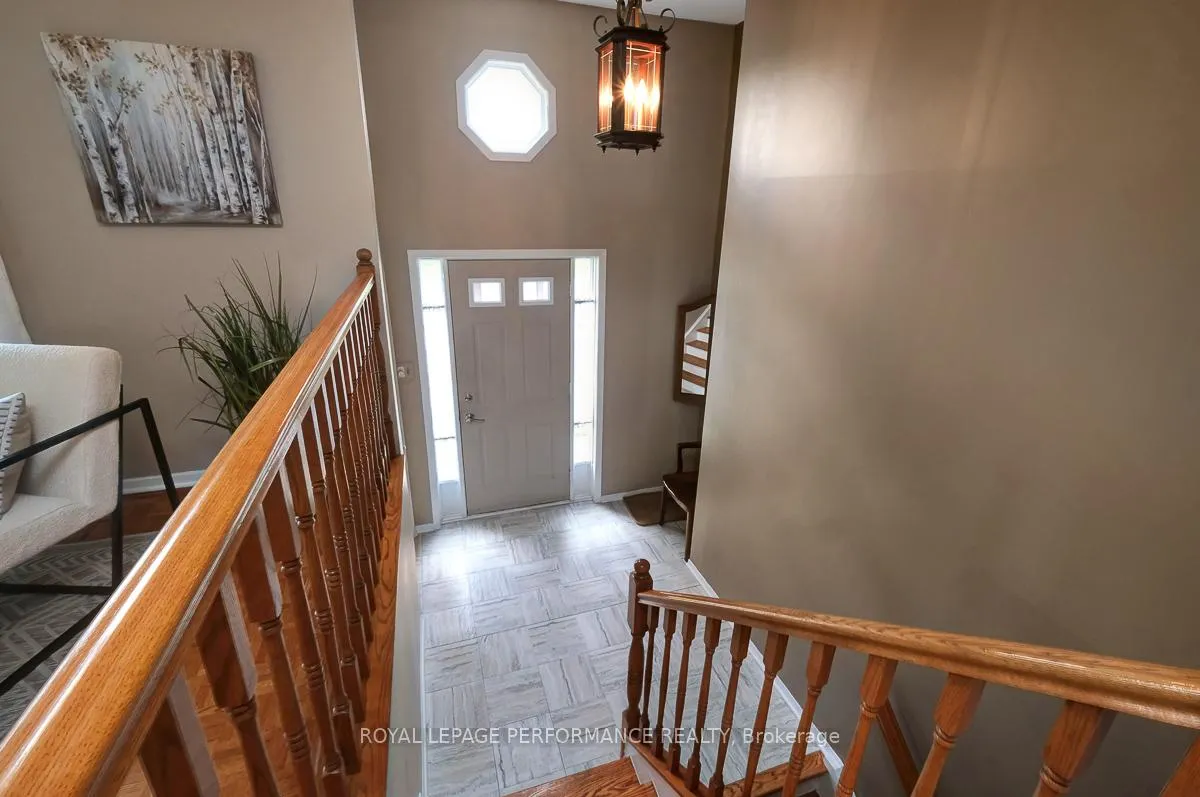 Photo 4 of 13 Mcmurdo Court, Ottawa, Borden Farm/Stewart Farm/Carleton Heights/Parkwood Hills — HOMEH