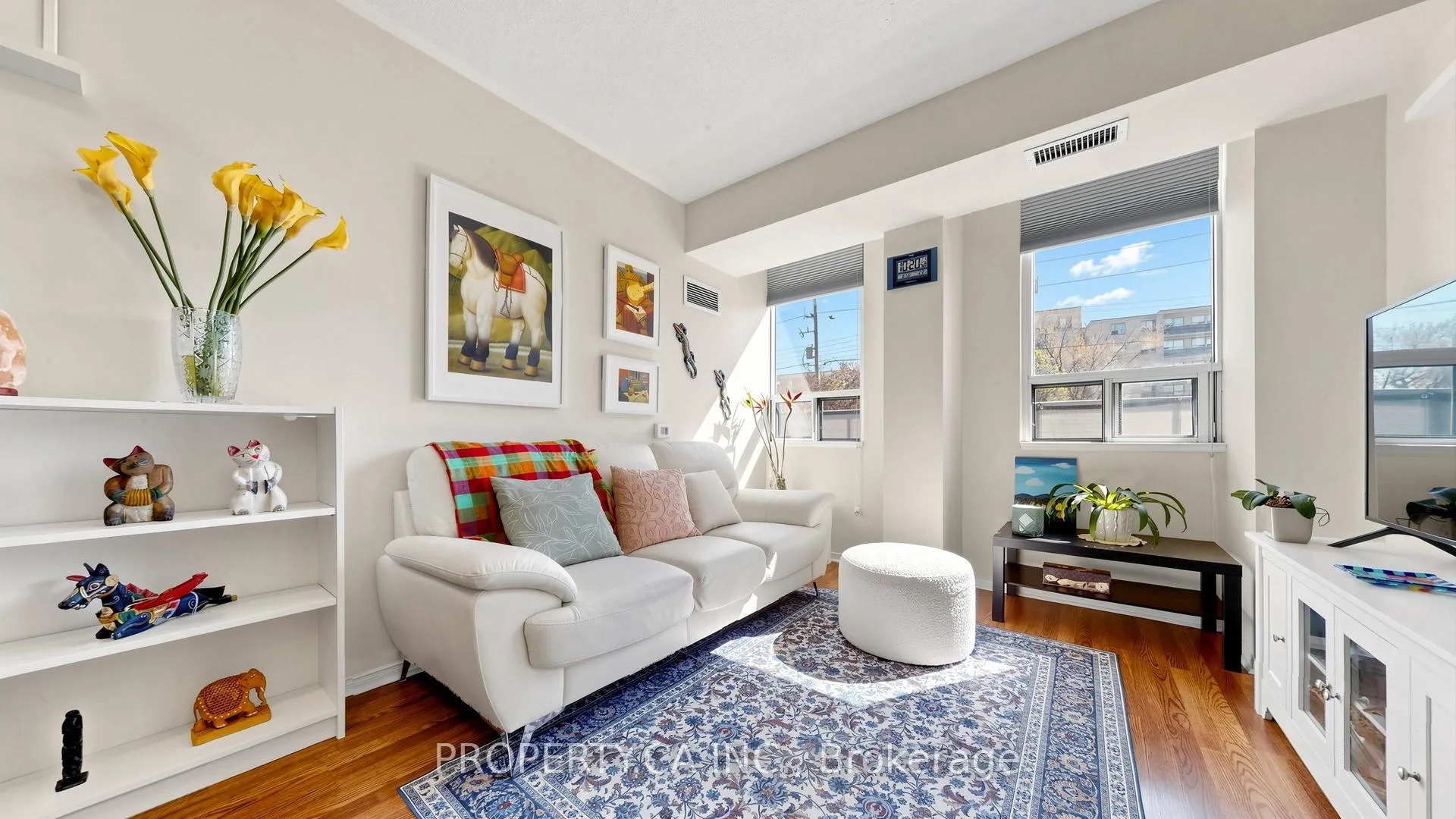 Photo 5 of Unit 107, 7398 Yonge Street, Vaughan, Crestwood-Springfarm-Yorkhill — HOMEH