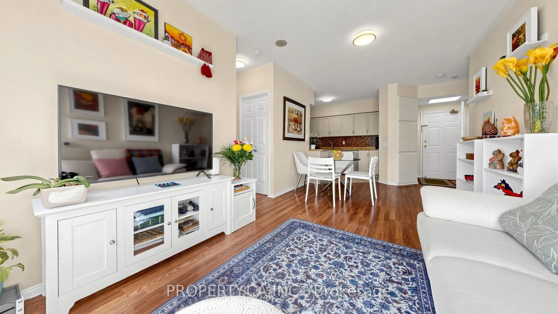 Photo 8 of Unit 107, 7398 Yonge Street, Vaughan, Crestwood-Springfarm-Yorkhill — HOMEH