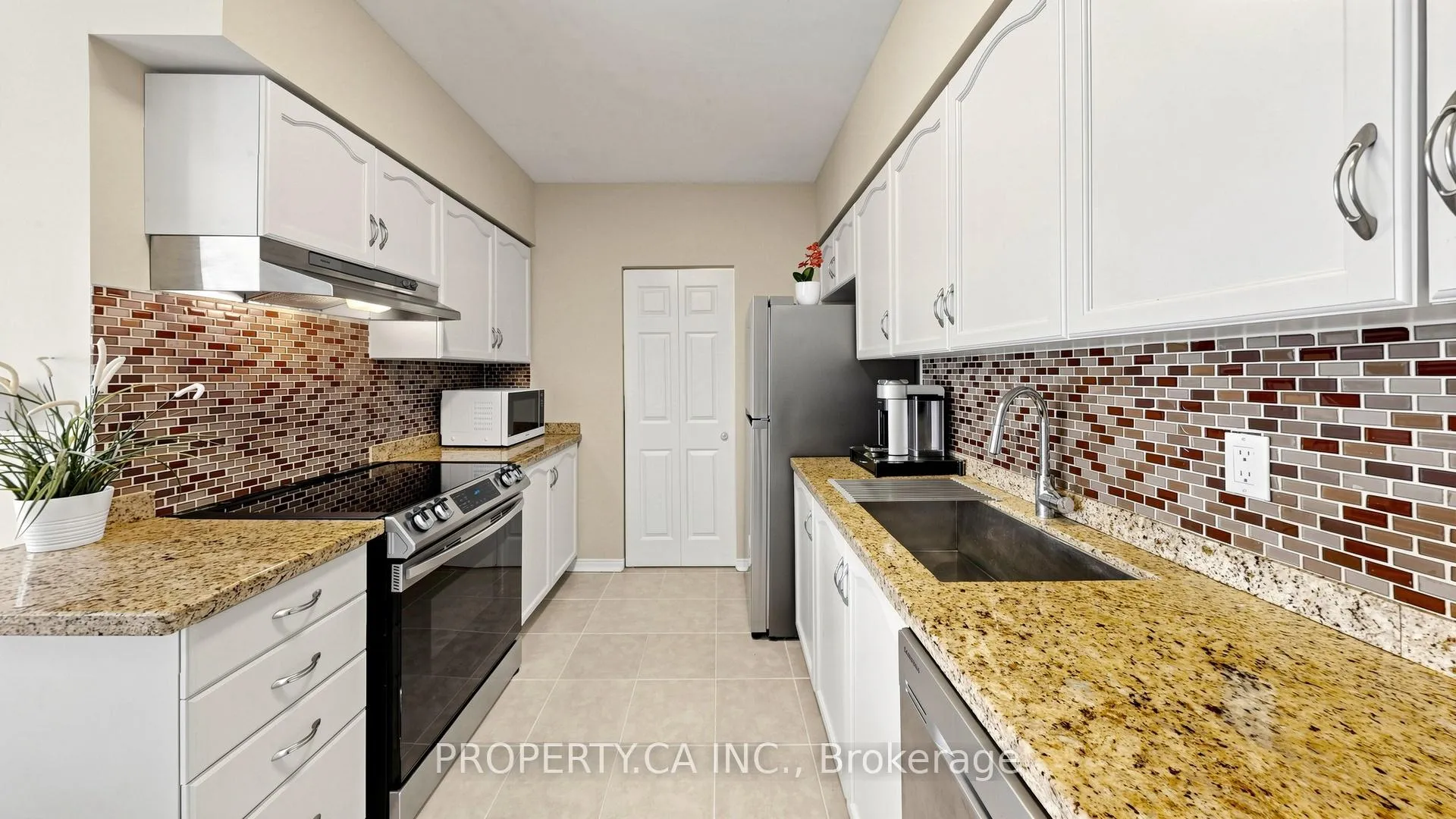 Photo 12 of Unit 107, 7398 Yonge Street, Vaughan, Crestwood-Springfarm-Yorkhill — HOMEH