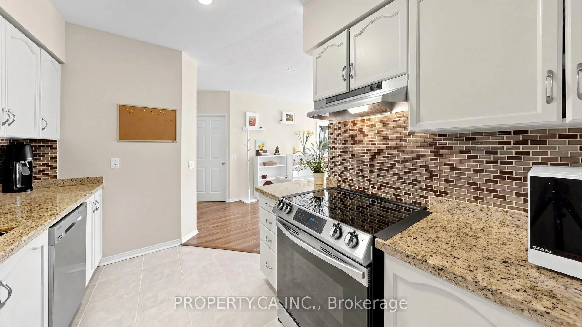 Photo 15 of Unit 107, 7398 Yonge Street, Vaughan, Crestwood-Springfarm-Yorkhill — HOMEH