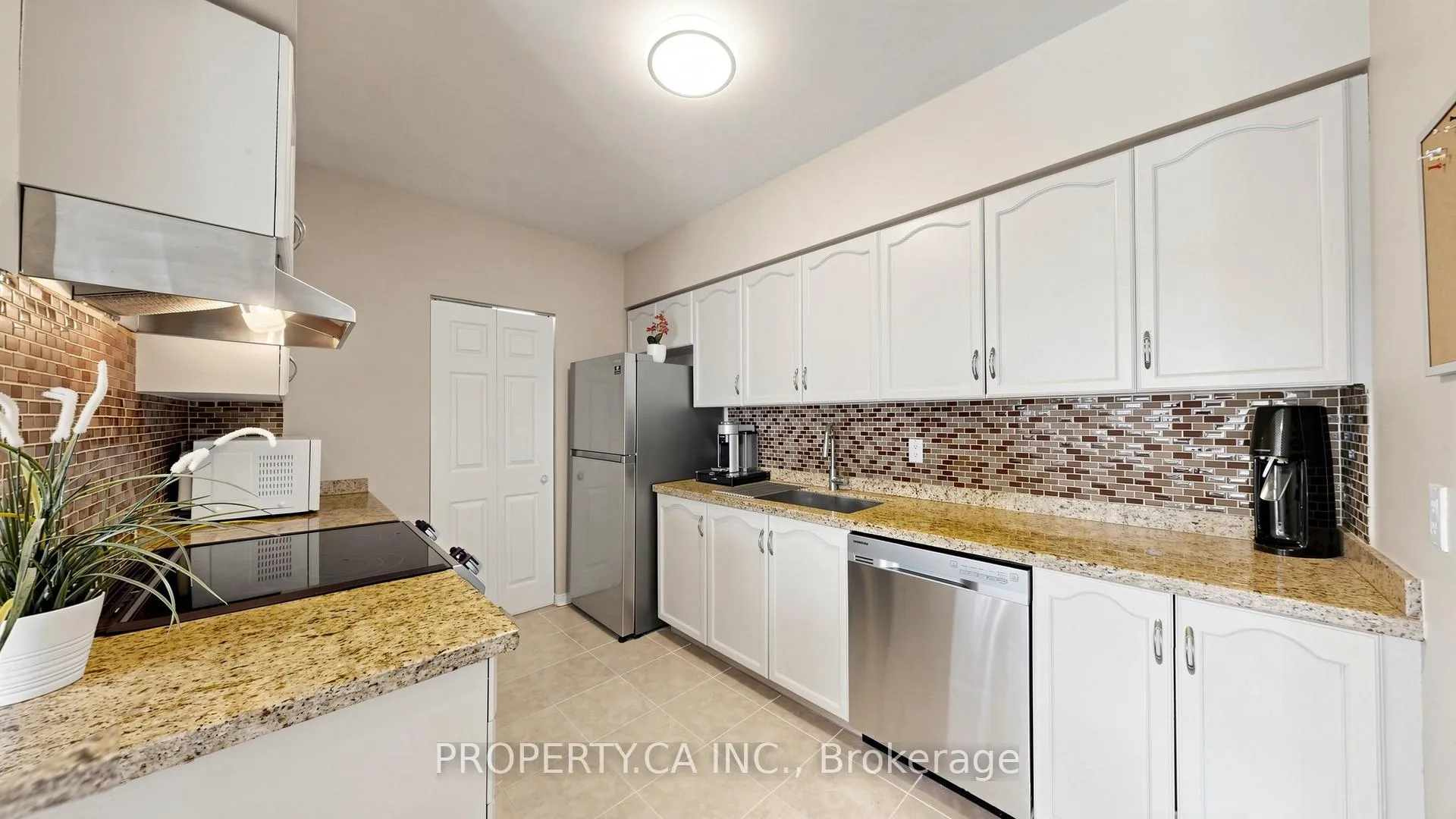 Photo 16 of Unit 107, 7398 Yonge Street, Vaughan, Crestwood-Springfarm-Yorkhill — HOMEH
