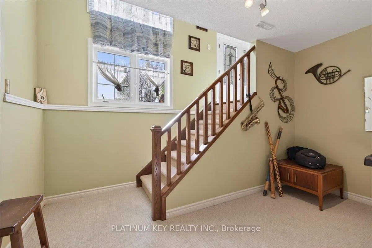 Photo 17 of 531 Darcy Drive, Strathroy-Caradoc, NE — HOMEH