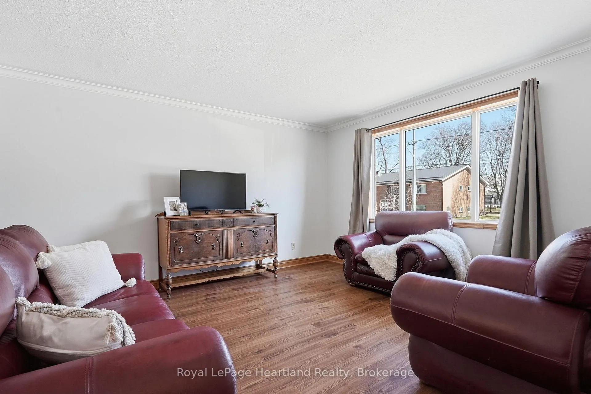 Photo 7 of 350 Edward Street, North Huron, Wingham — HOMEH