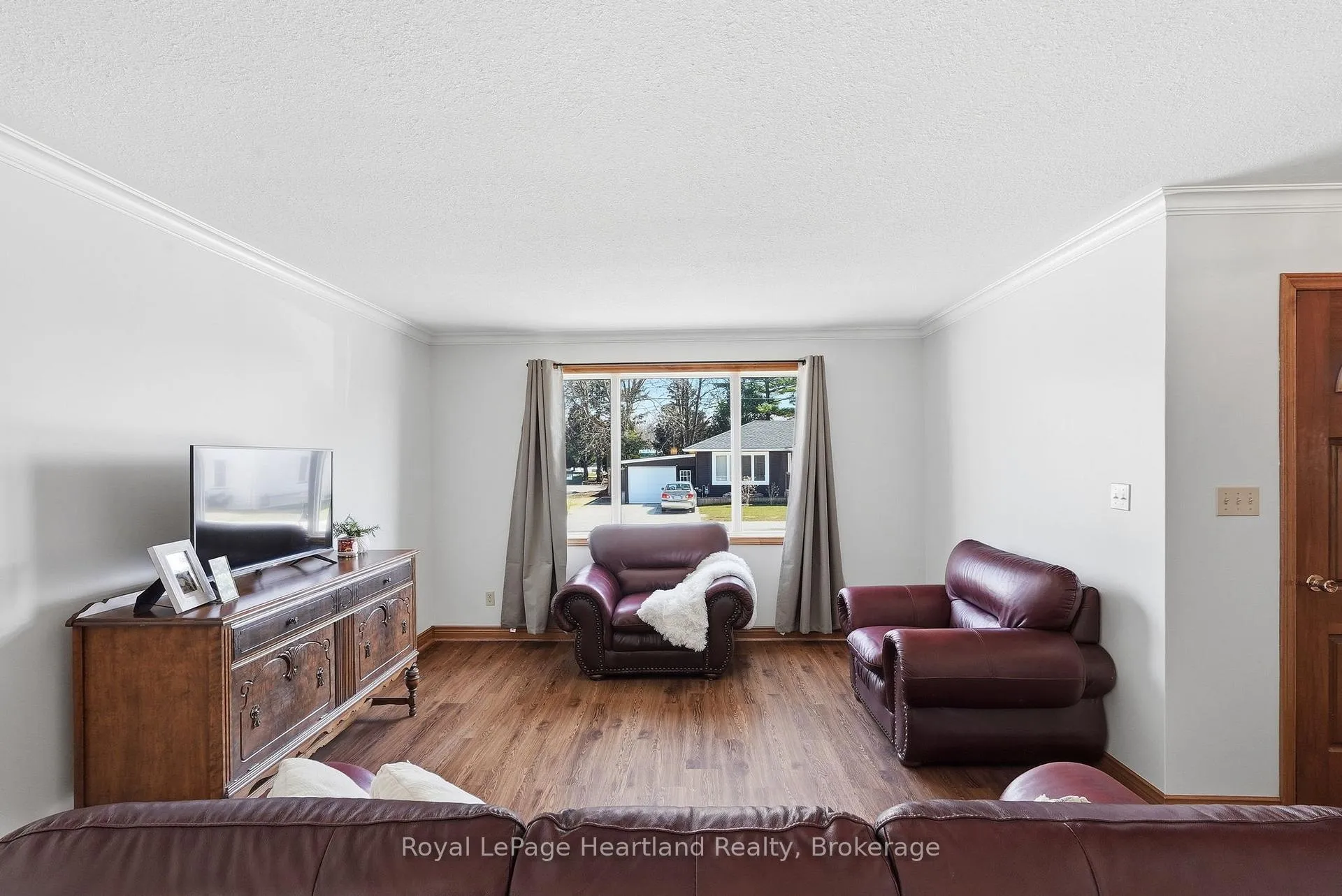 Photo 8 of 350 Edward Street, North Huron, Wingham — HOMEH